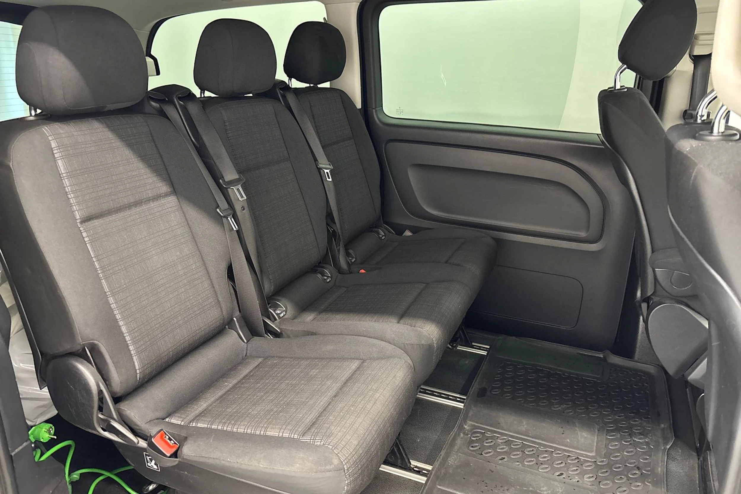 sininen Mercedes-Benz Vito 2015 kuva 20.