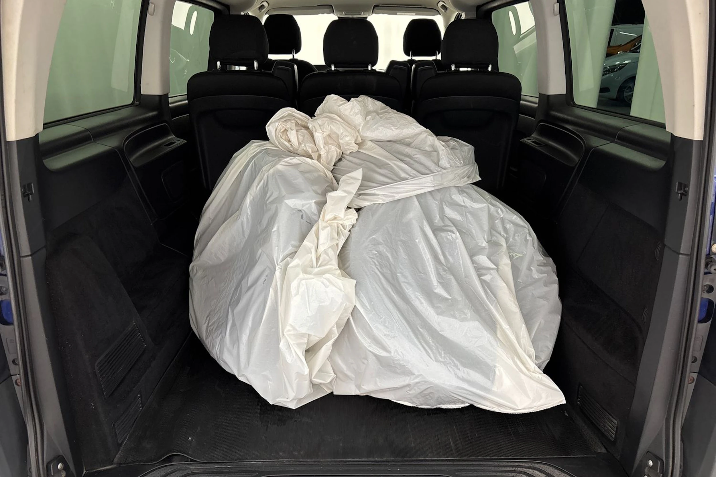 sininen Mercedes-Benz Vito 2015 kuva 24.