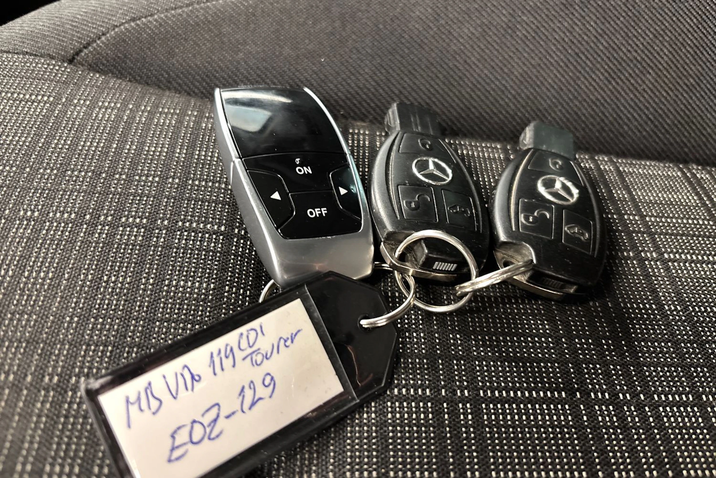 sininen Mercedes-Benz Vito 2015 kuva 27.