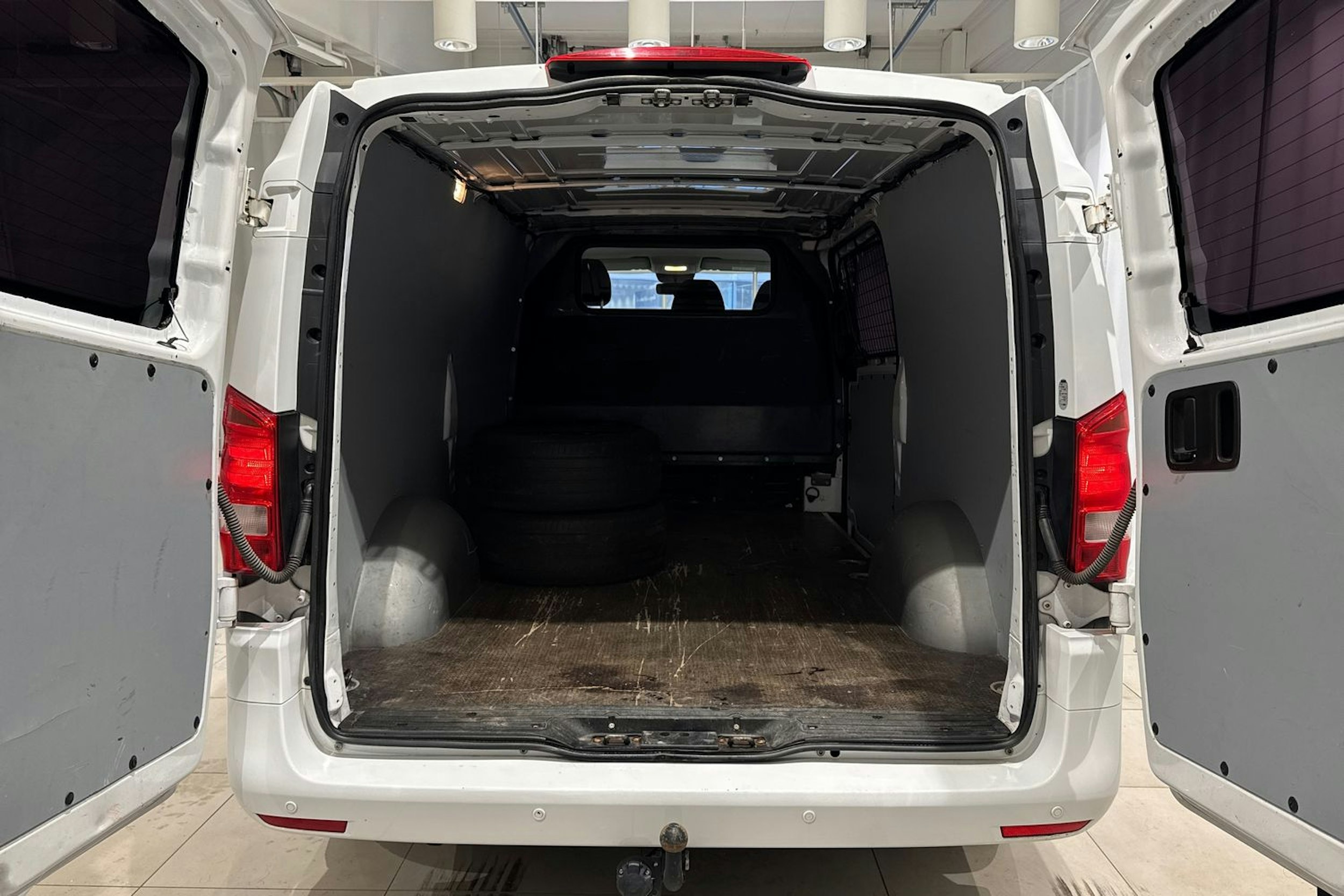 valkoinen Mercedes-Benz Vito 2015 kuva 15.