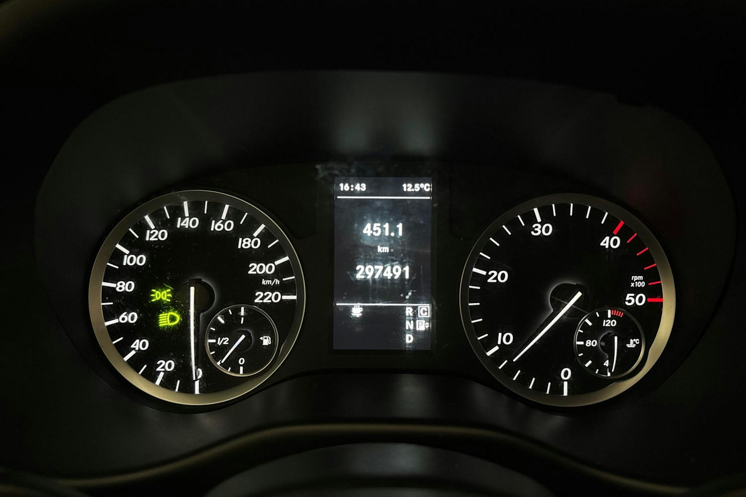 valkoinen Mercedes-Benz Vito 2015 kuva 18.