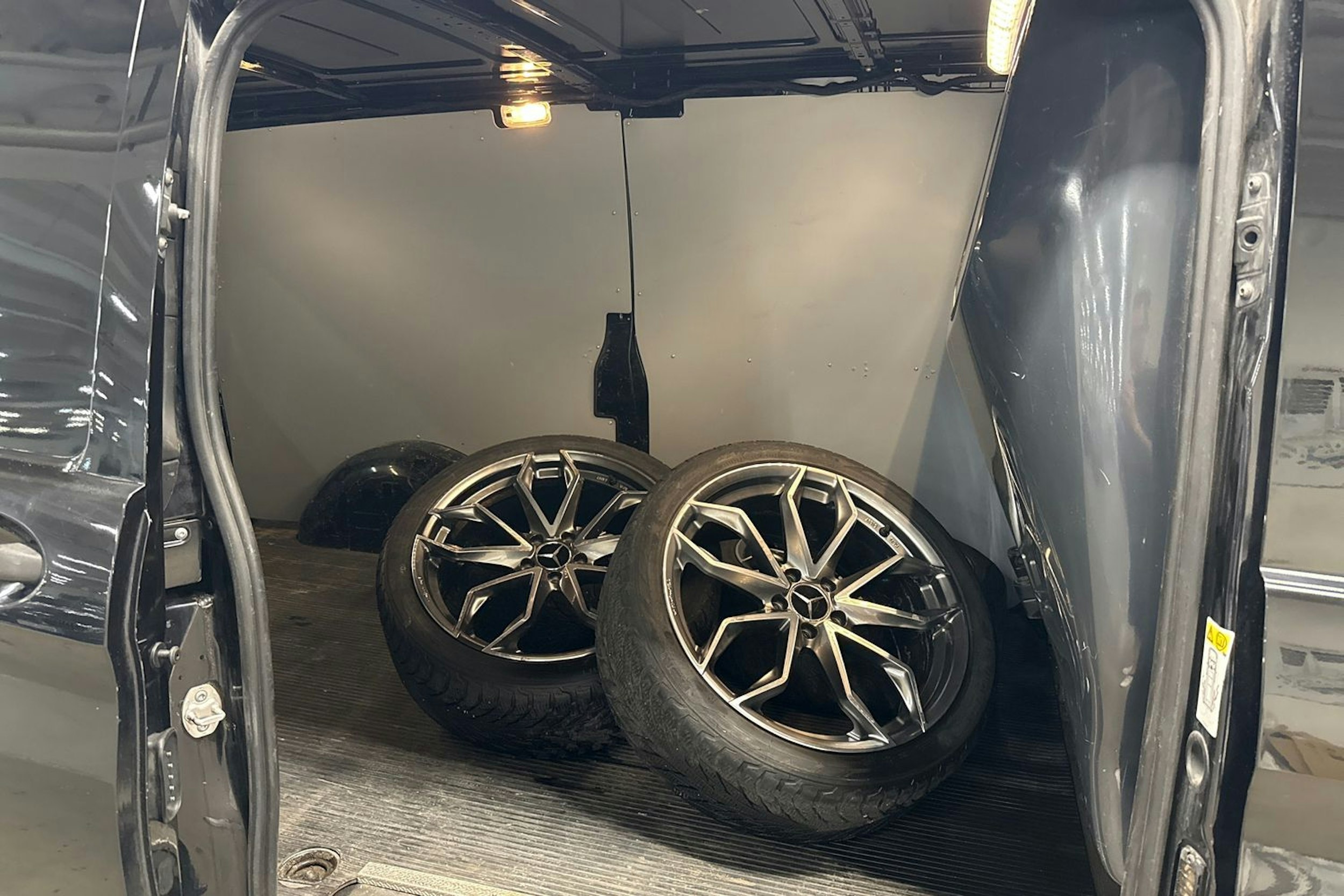 musta Mercedes-Benz Vito 2015 kuva 13.