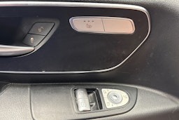 musta Mercedes-Benz Vito 2015 kuva 18.