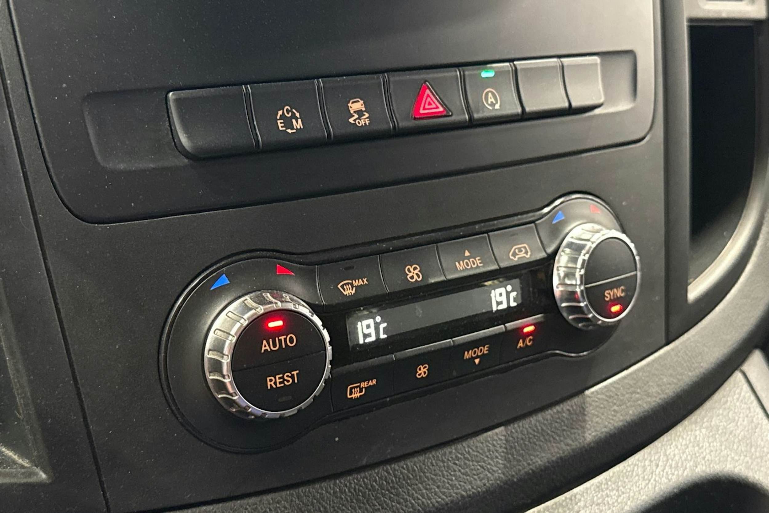 musta Mercedes-Benz Vito 2015 kuva 20.