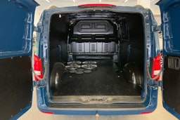 sininen Mercedes-Benz Vito 2015 kuva 13.