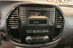 sininen Mercedes-Benz Vito 2015 kuva 16.
