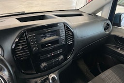 sininen Mercedes-Benz Vito 2015 kuva 17.