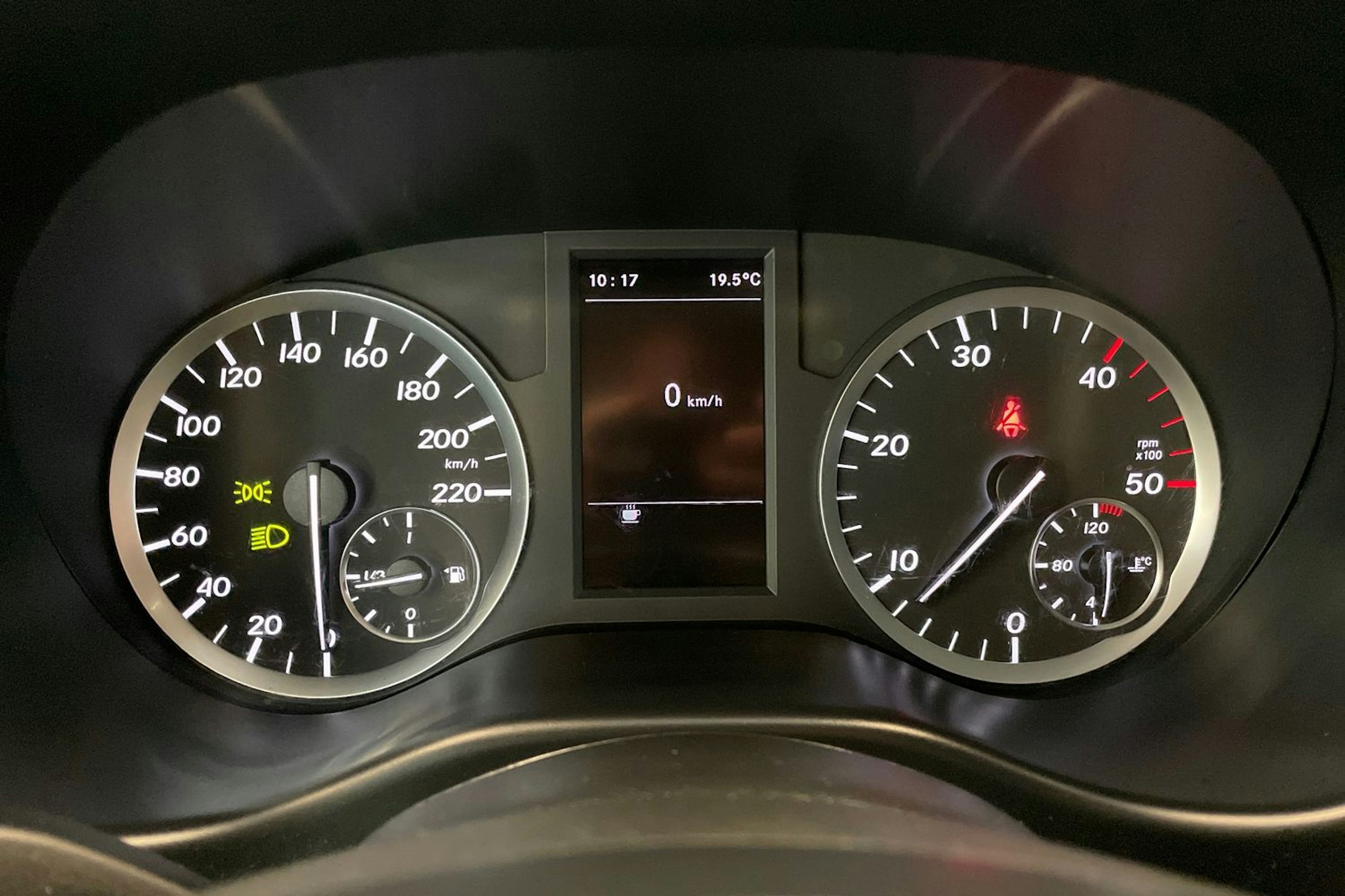 sininen Mercedes-Benz Vito 2015 kuva 19.