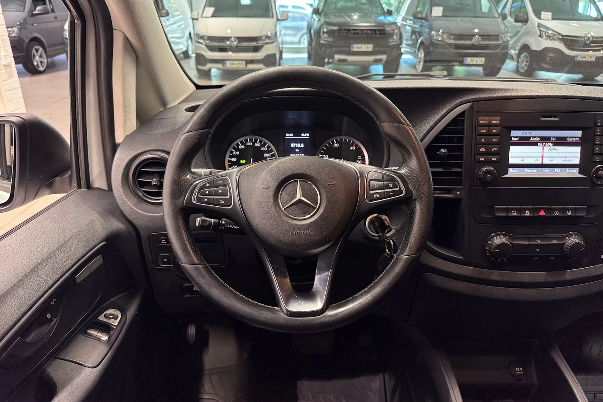 valkoinen Mercedes-Benz Vito 2015 kuva 13.