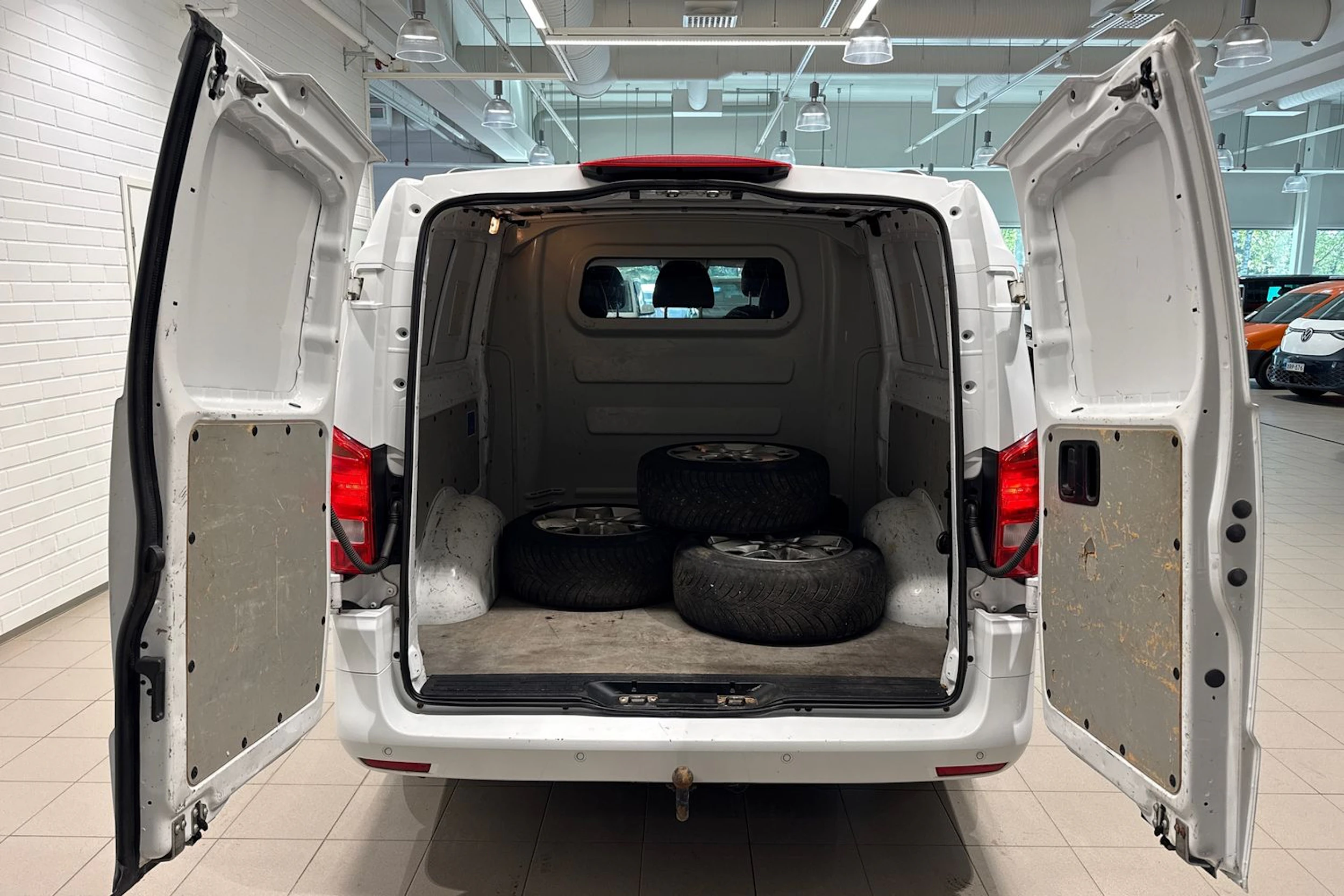 valkoinen Mercedes-Benz Vito 2015 kuva 17.