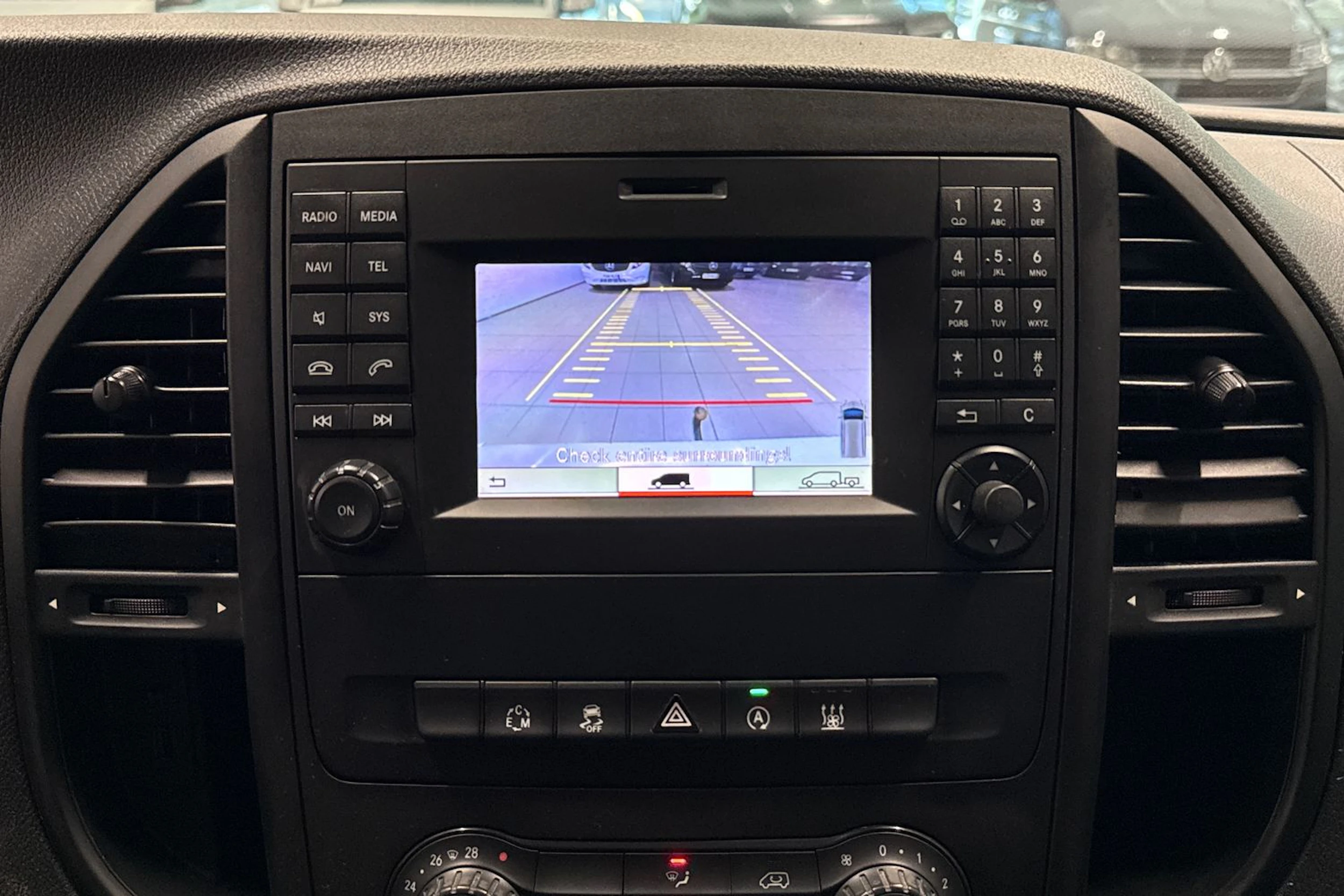 valkoinen Mercedes-Benz Vito 2015 kuva 19.