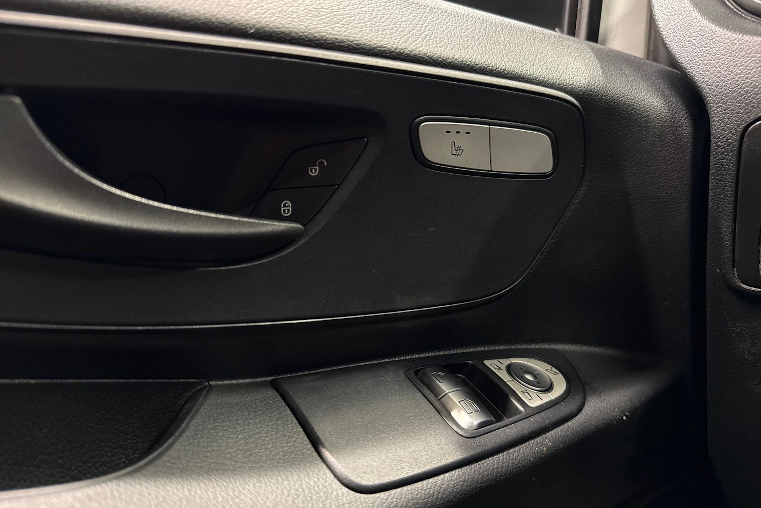 valkoinen Mercedes-Benz Vito 2015 kuva 23.