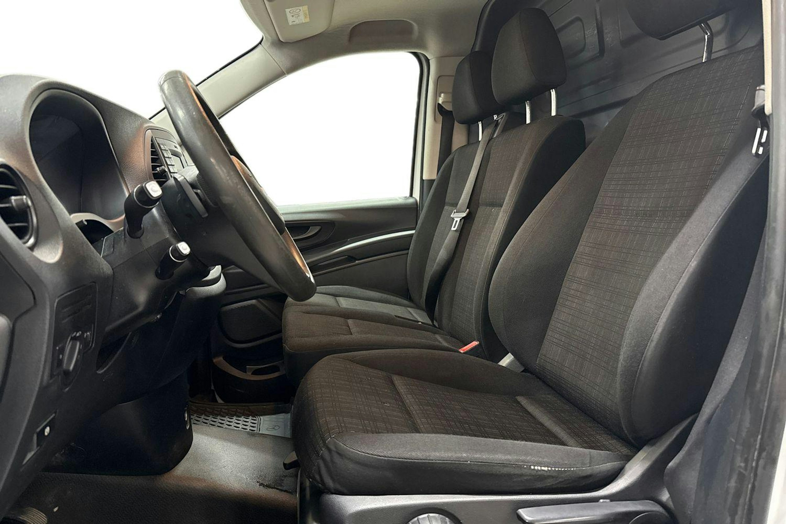 valkoinen Mercedes-Benz Vito 2015 kuva 7.