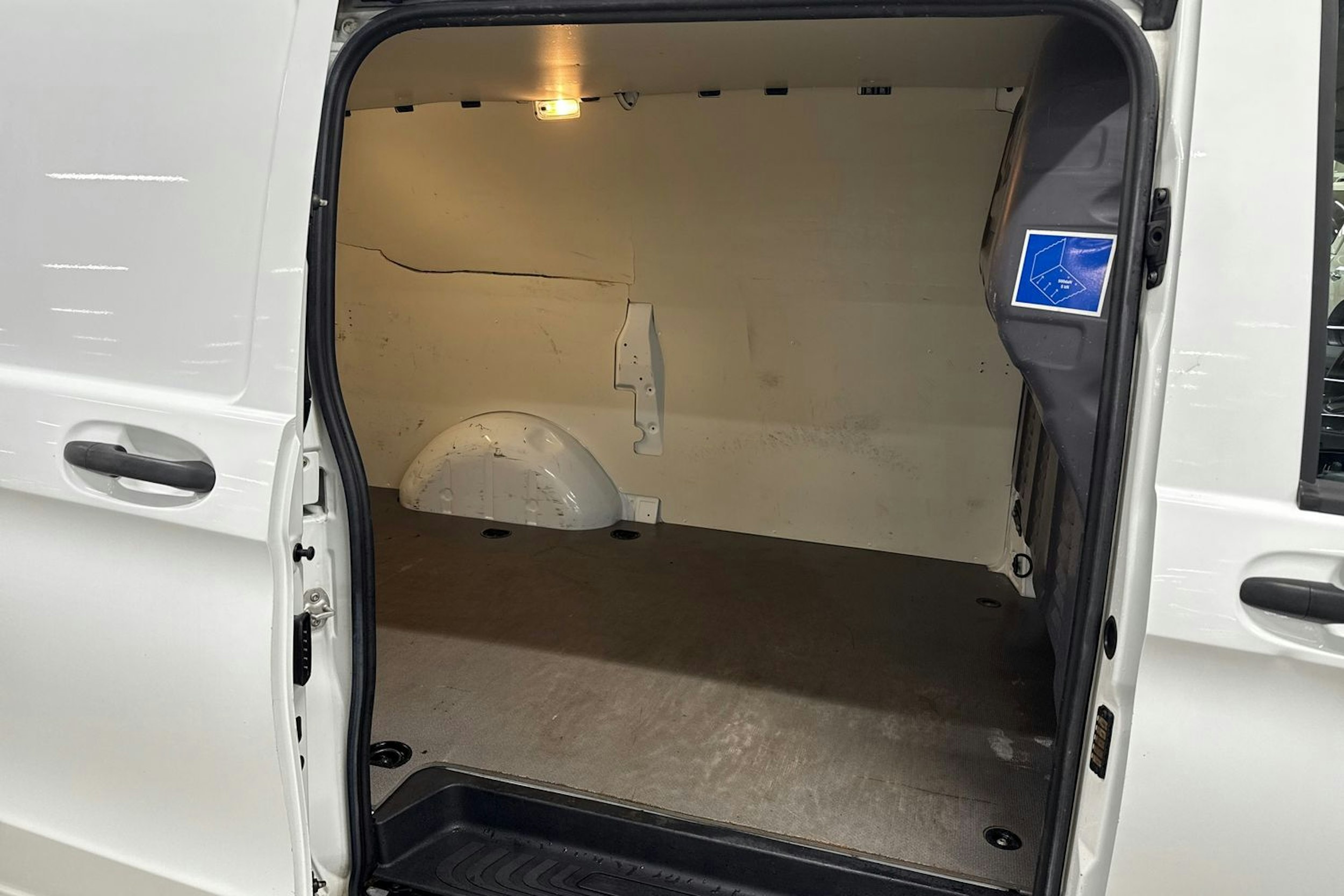 valkoinen Mercedes-Benz Vito 2015 kuva 13.