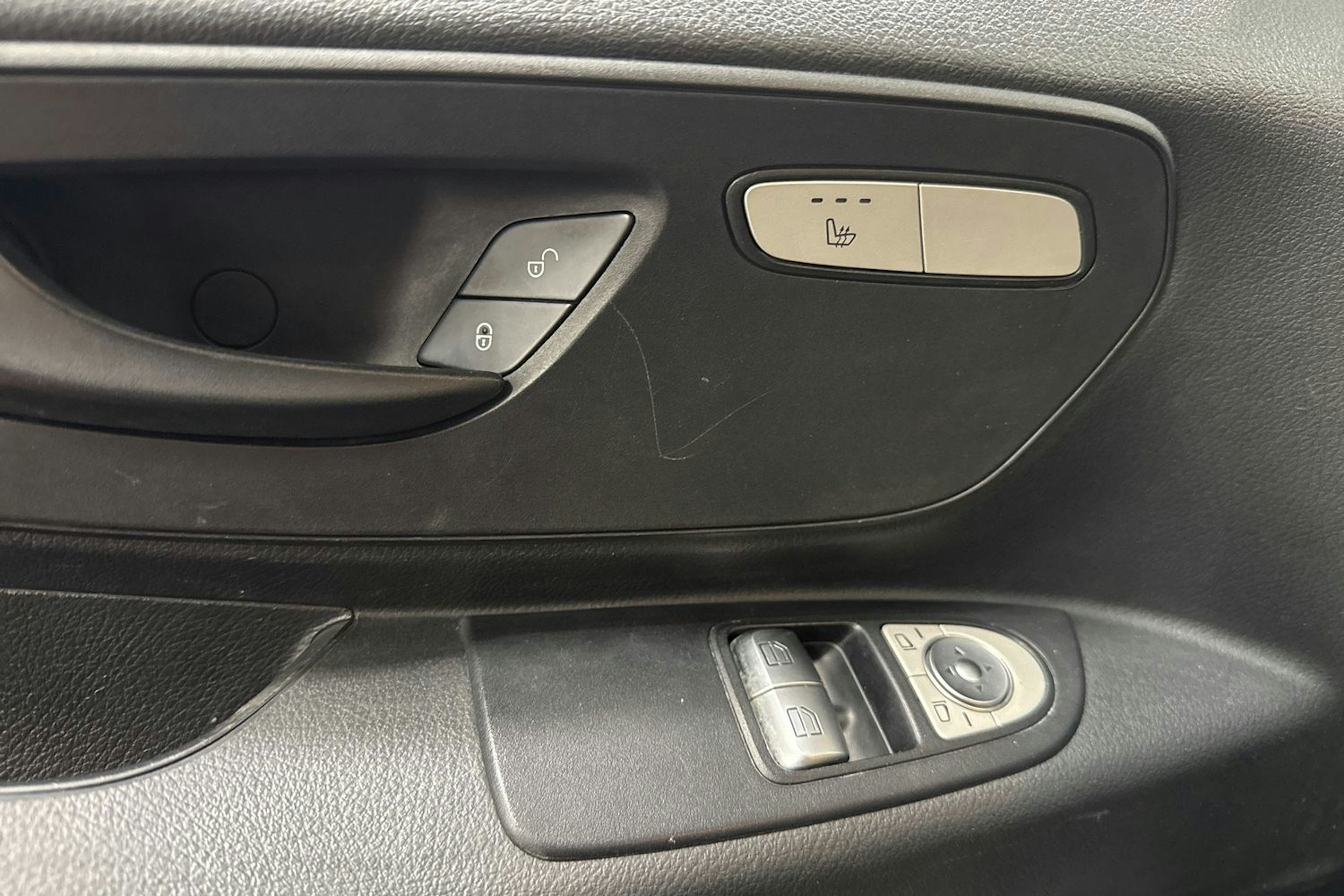 valkoinen Mercedes-Benz Vito 2015 kuva 21.