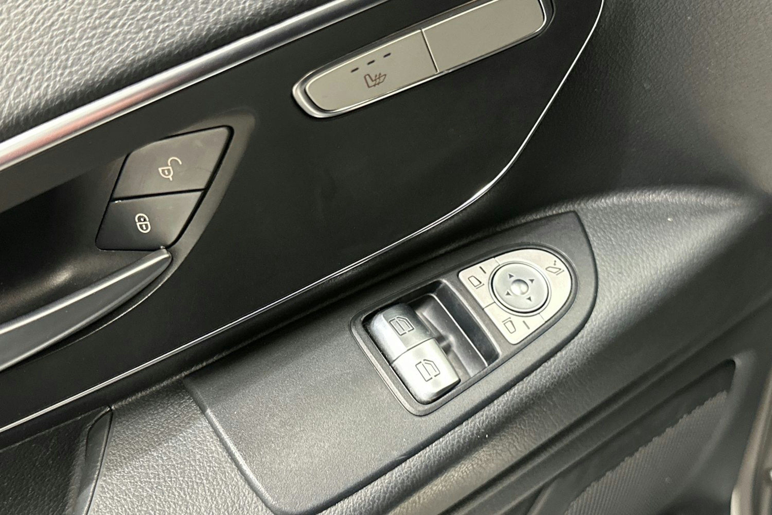 valkoinen Mercedes-Benz Vito 2015 kuva 15.