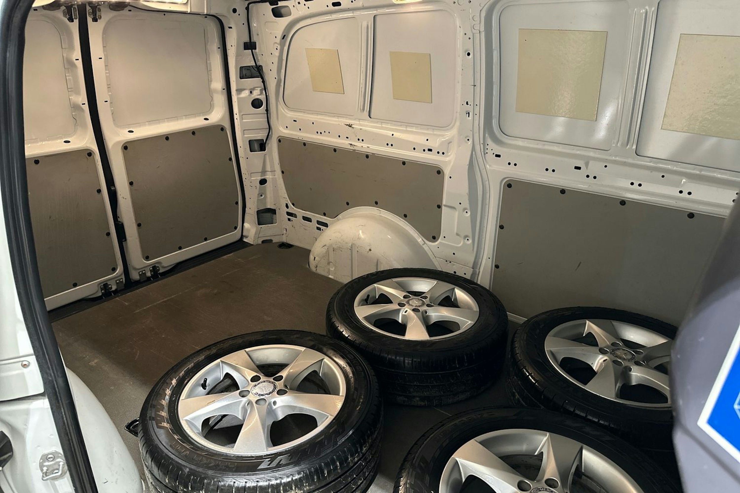 valkoinen Mercedes-Benz Vito 2015 kuva 30.