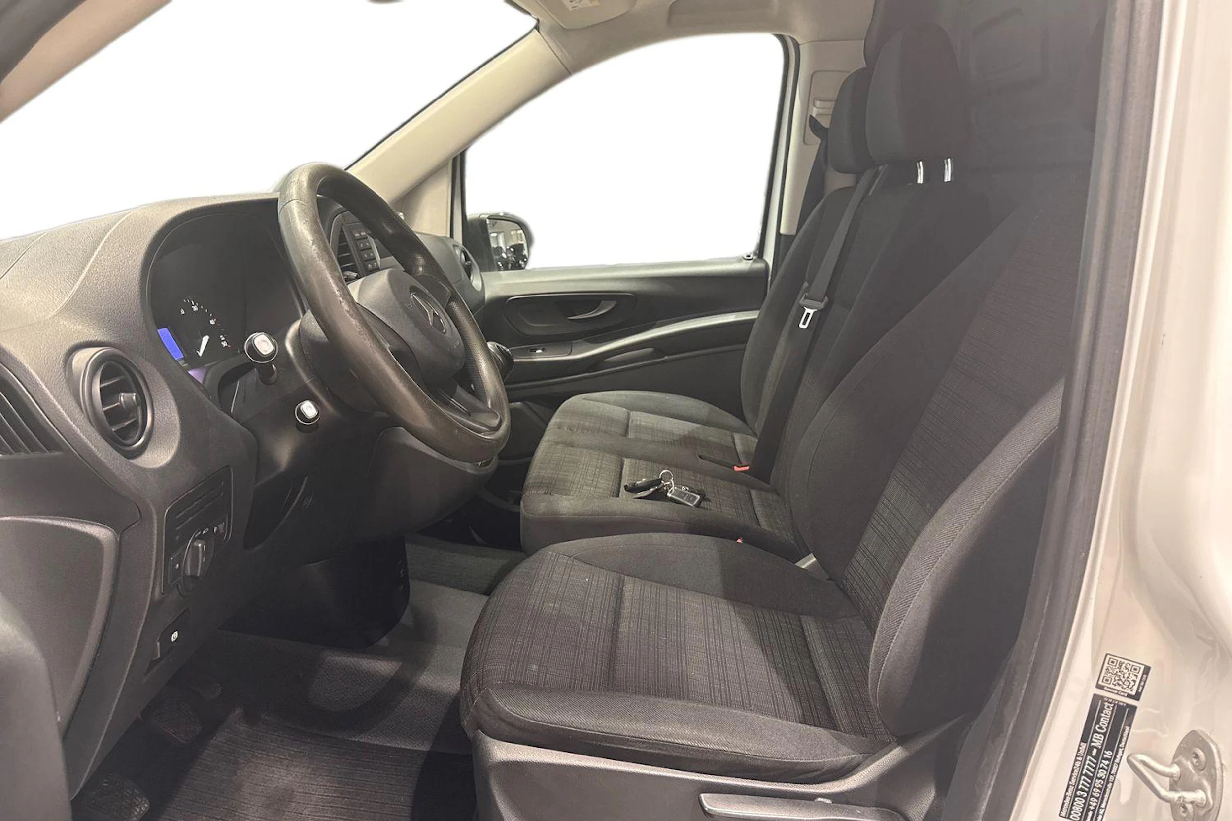 Valkoinen Mercedes-Benz VITO 2015 kuva 9.