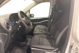 Valkoinen Mercedes-Benz VITO 2015 kuva 9.