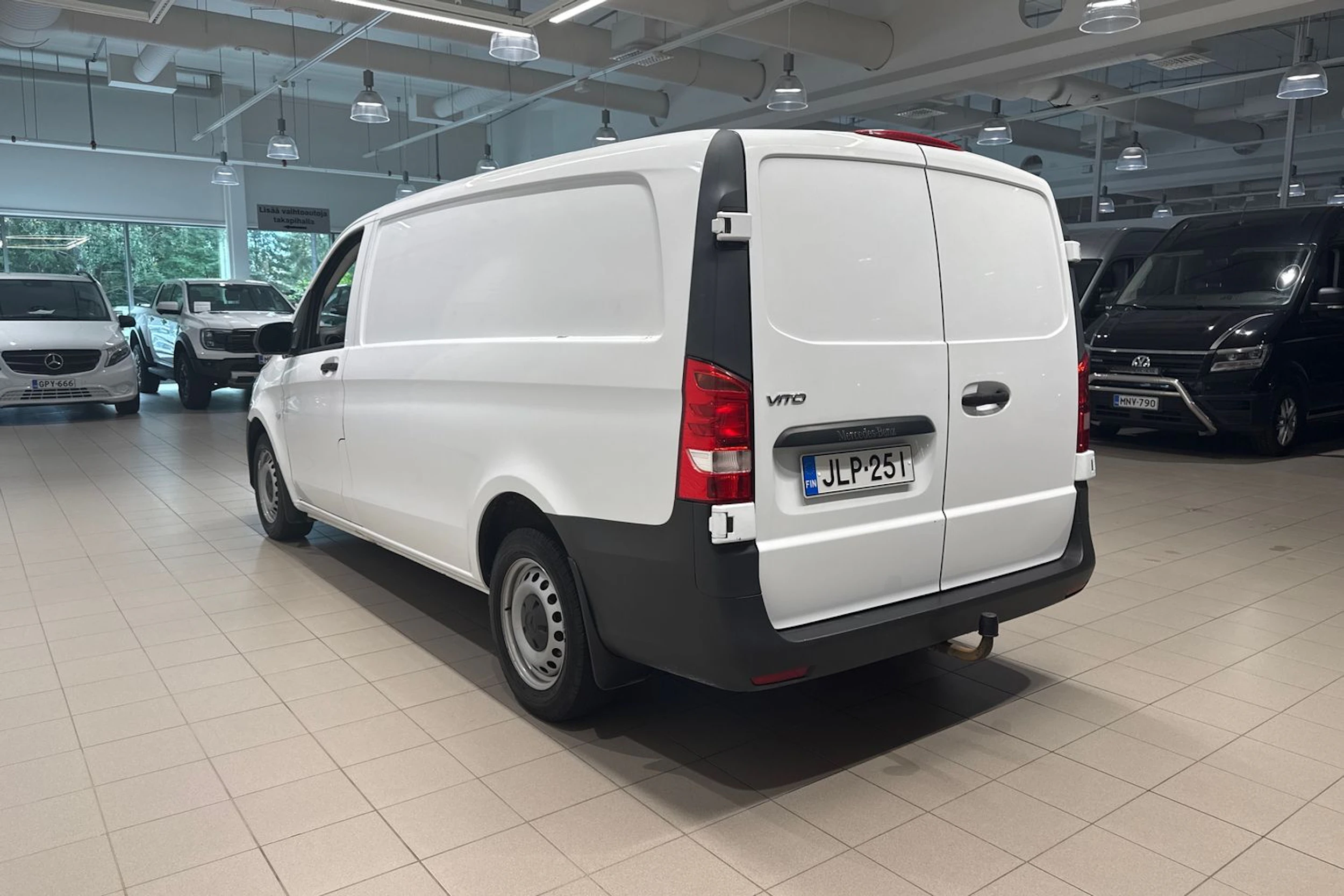 Valkoinen Mercedes-Benz VITO 2015 kuva 15.