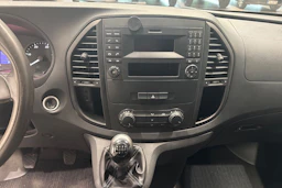 Valkoinen Mercedes-Benz VITO 2015 kuva 21.