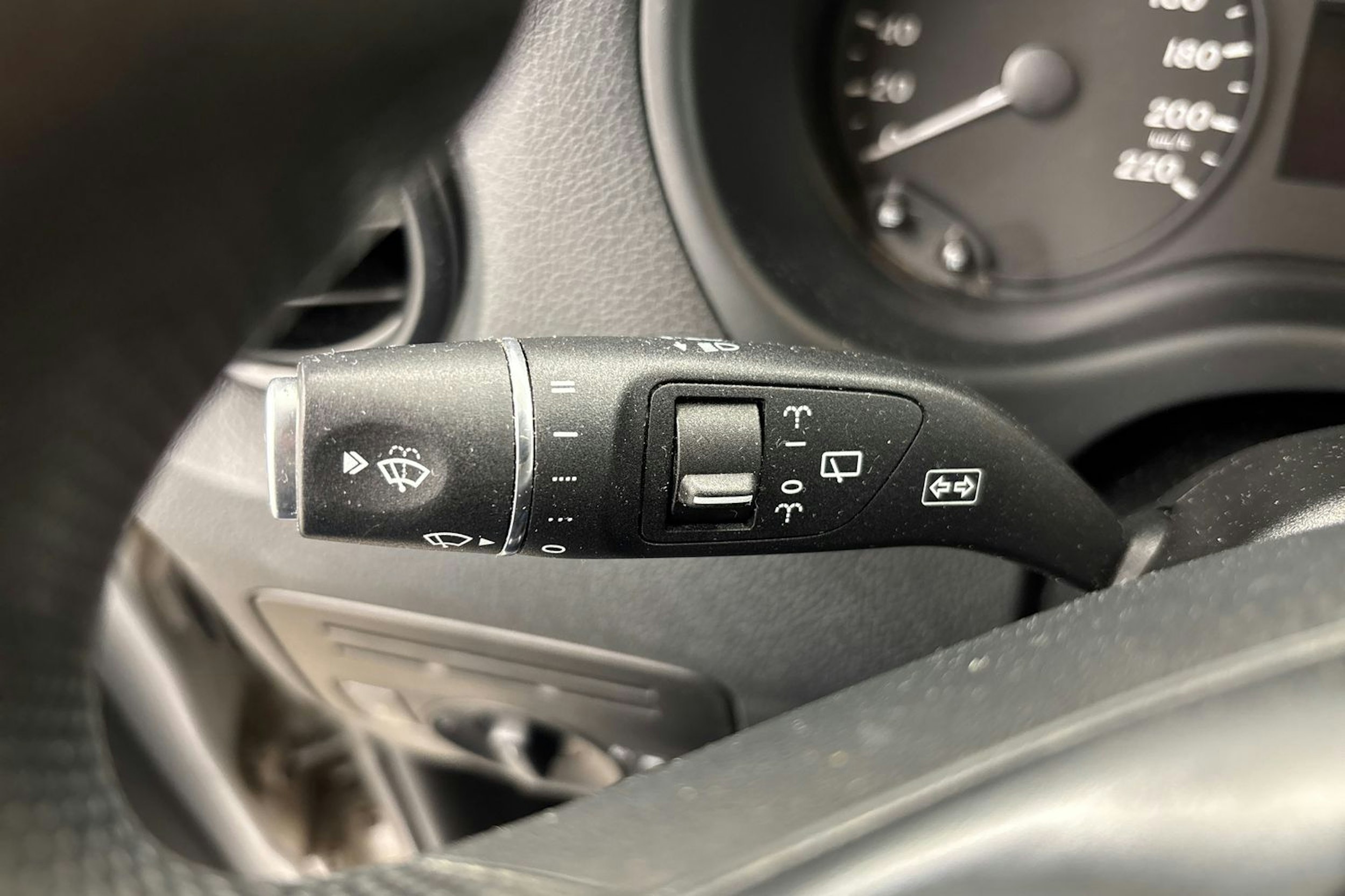 Harmaa Mercedes-Benz Vito 2015 kuva 20.