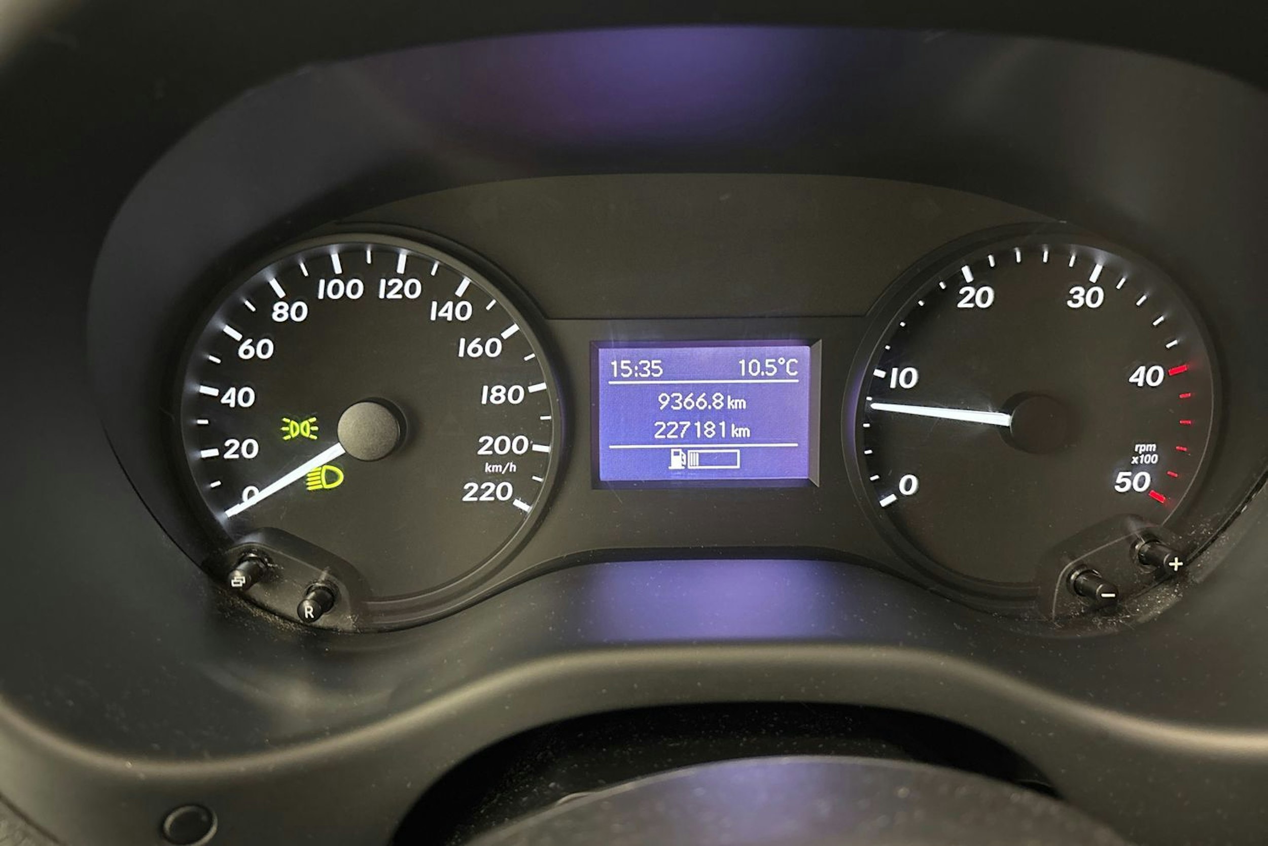 Harmaa Mercedes-Benz Vito 2015 kuva 21.