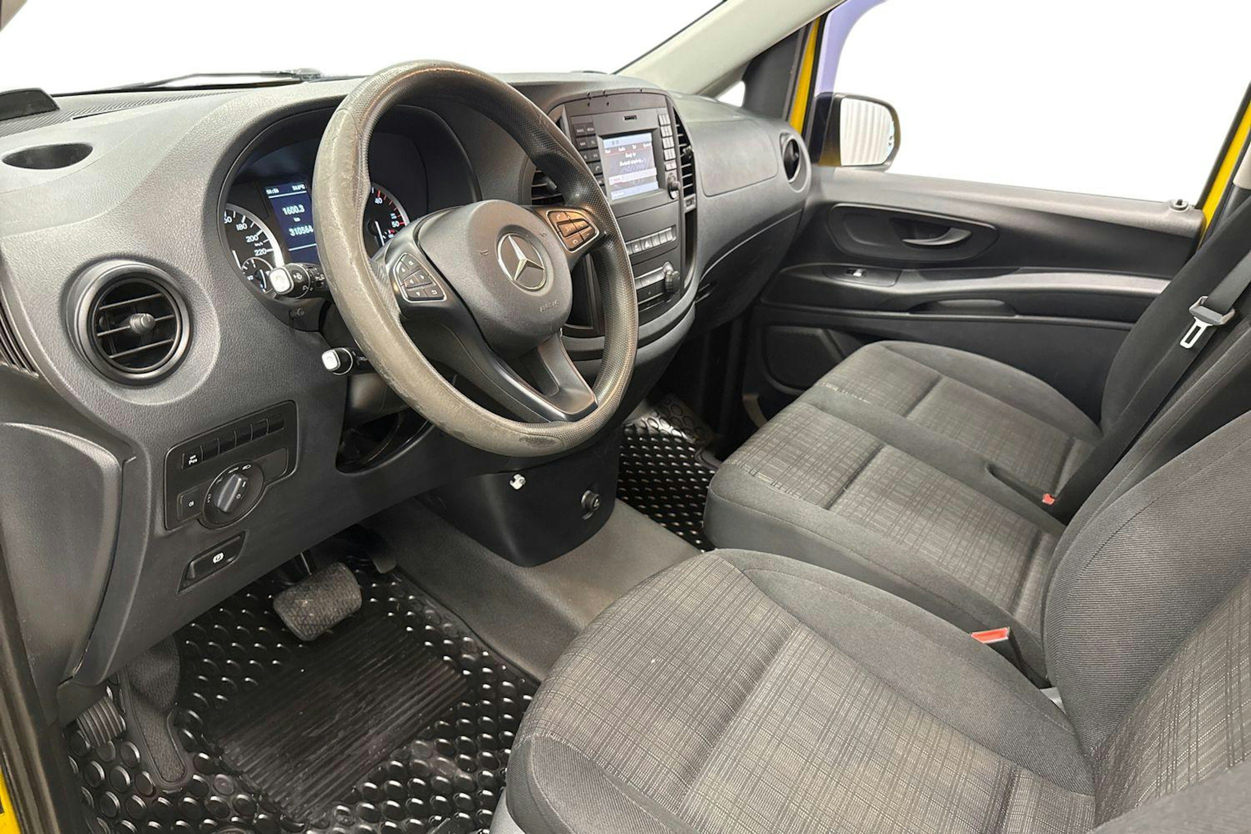 keltainen Mercedes-Benz Vito 2015 kuva 7.