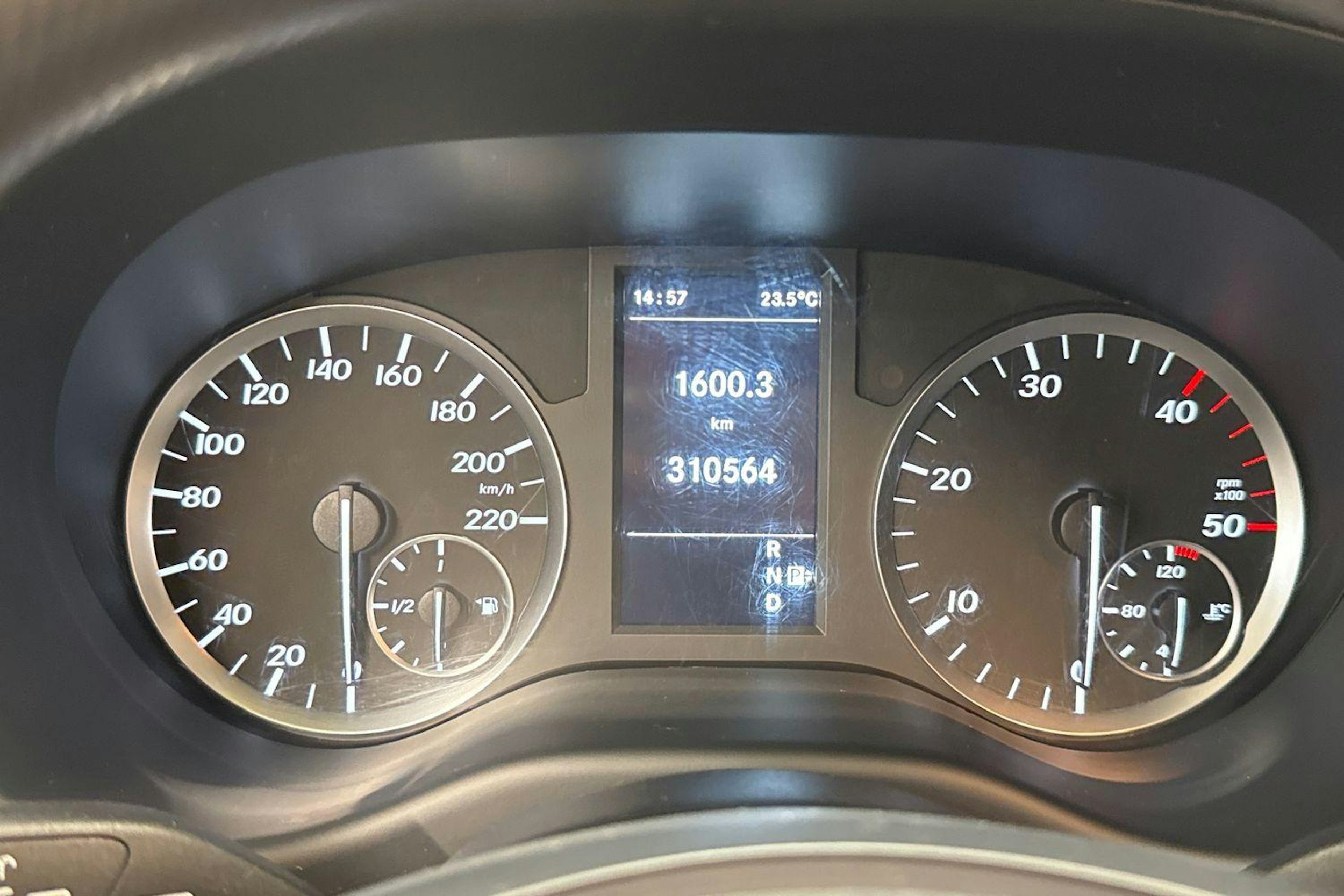 keltainen Mercedes-Benz Vito 2015 kuva 10.