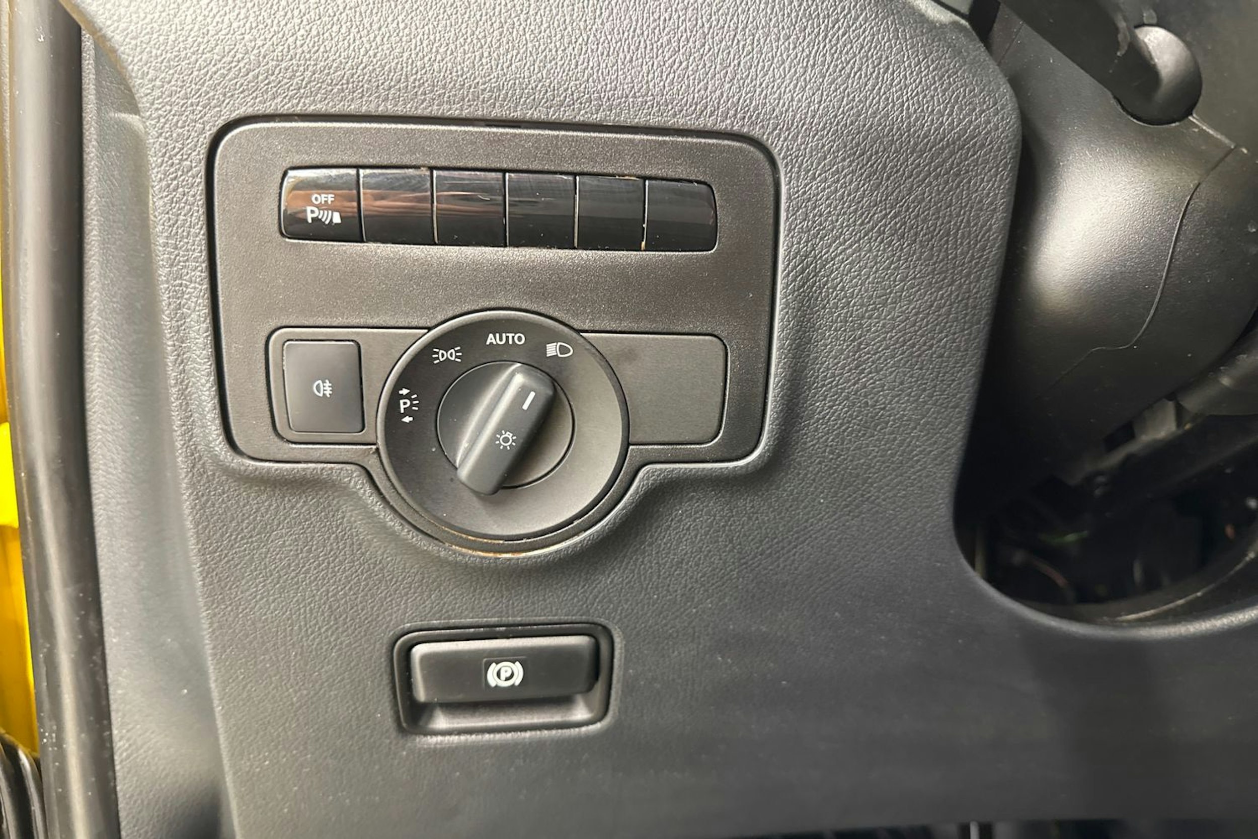 keltainen Mercedes-Benz Vito 2015 kuva 13.