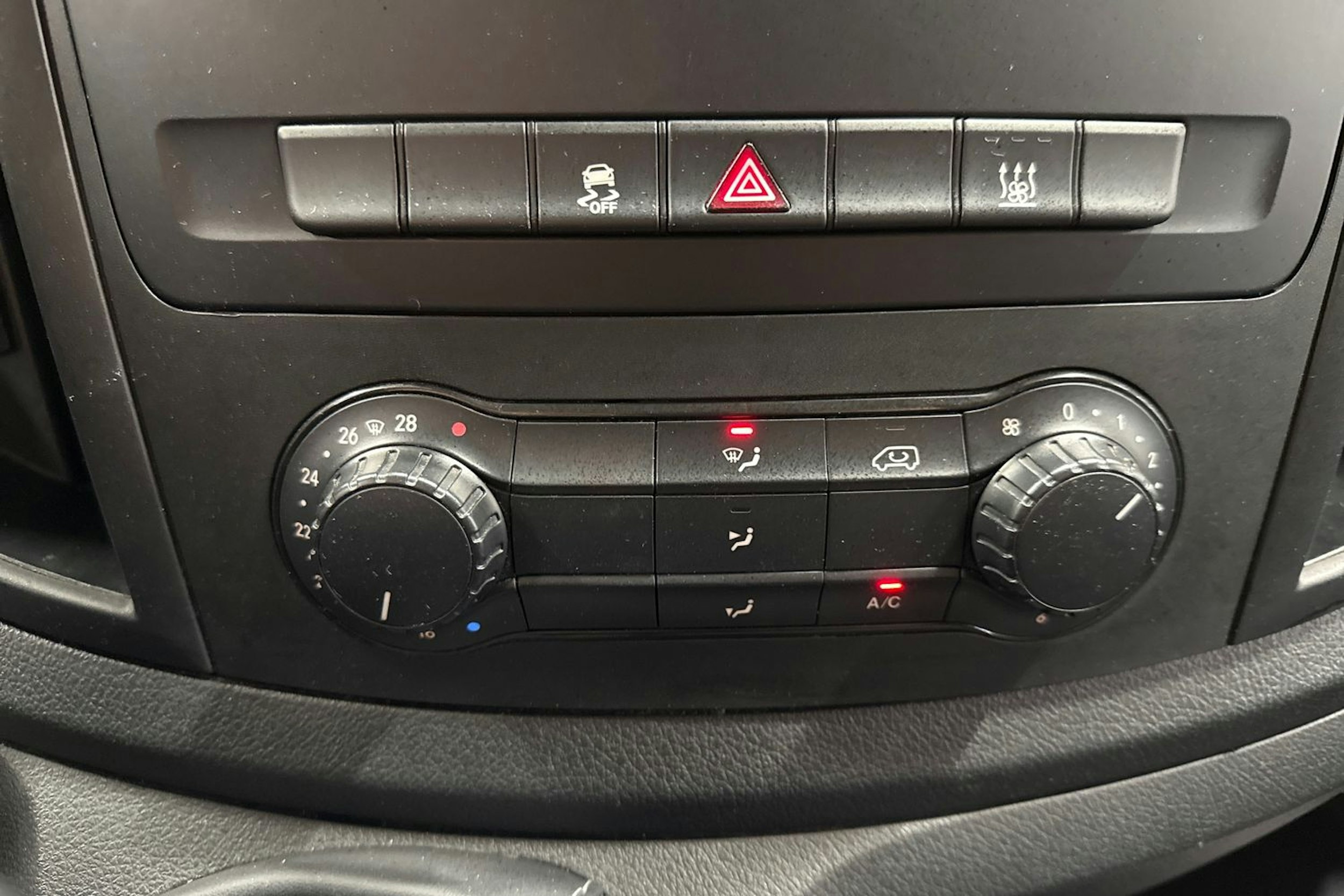Harmaa Mercedes-Benz VITO 2015 kuva 22.