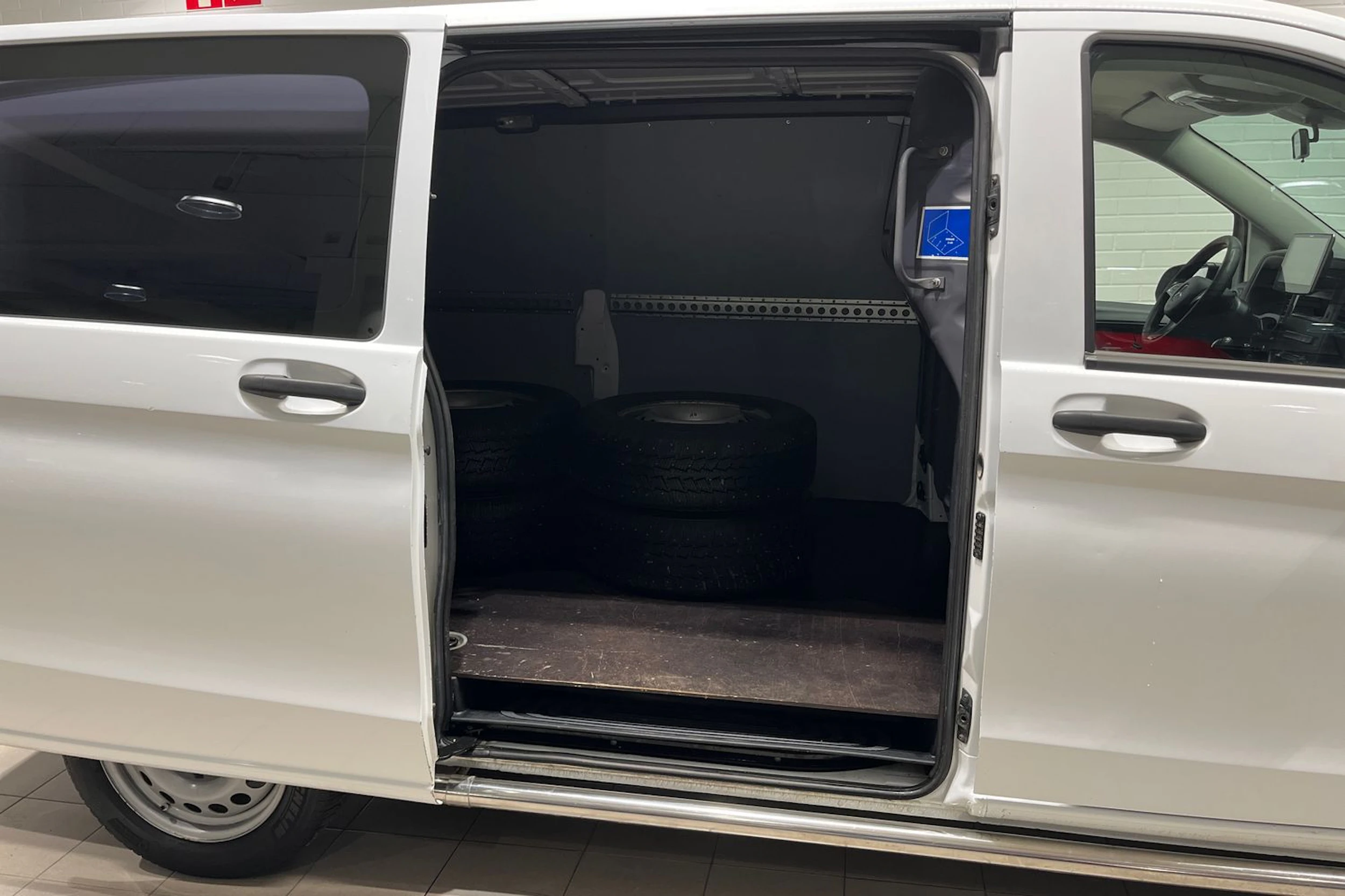 valkoinen Mercedes-Benz Vito 2015 kuva 15.