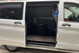 valkoinen Mercedes-Benz Vito 2015 kuva 15.