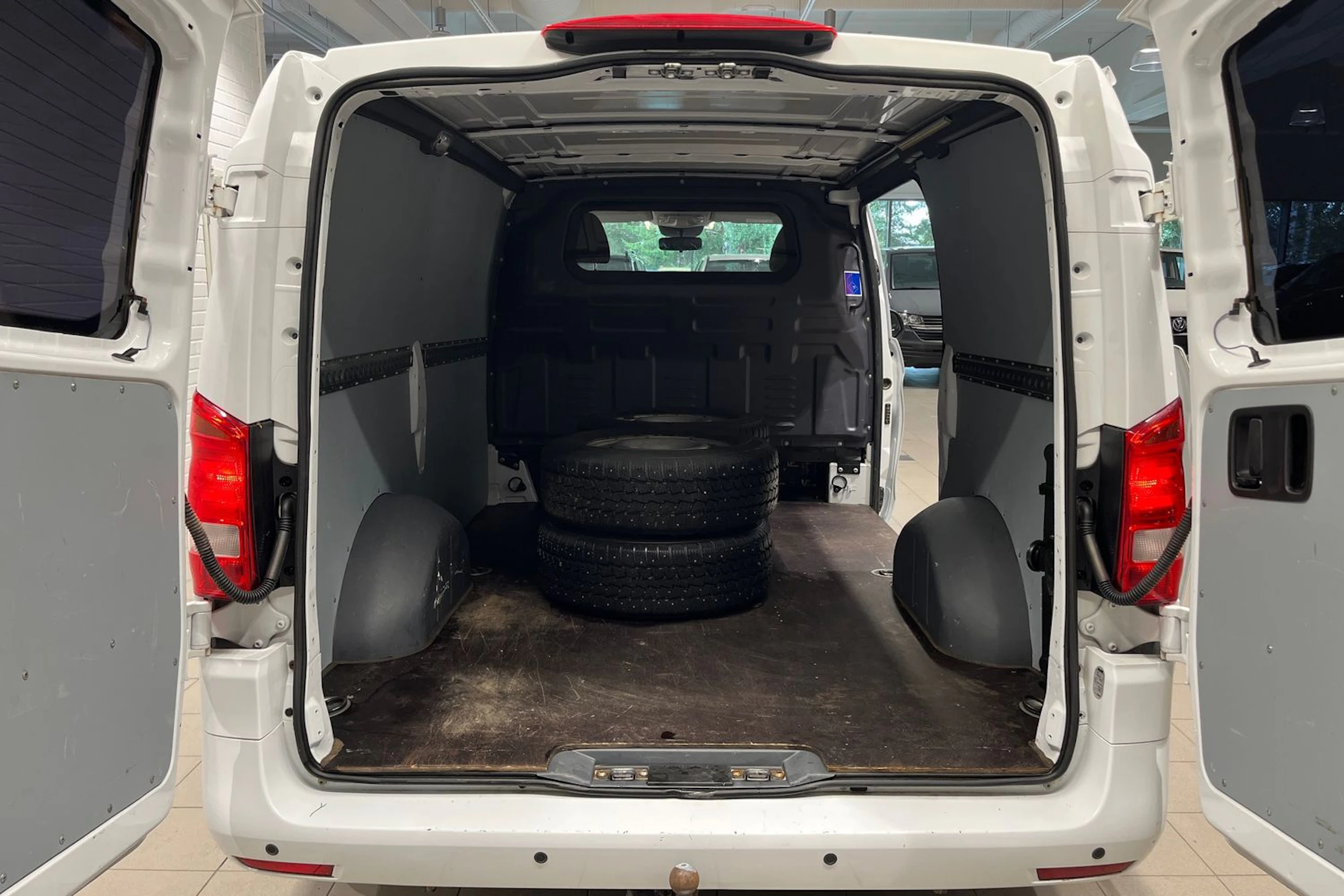 valkoinen Mercedes-Benz Vito 2015 kuva 16.