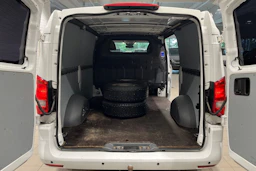 valkoinen Mercedes-Benz Vito 2015 kuva 16.