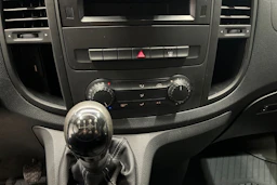 valkoinen Mercedes-Benz Vito 2015 kuva 20.