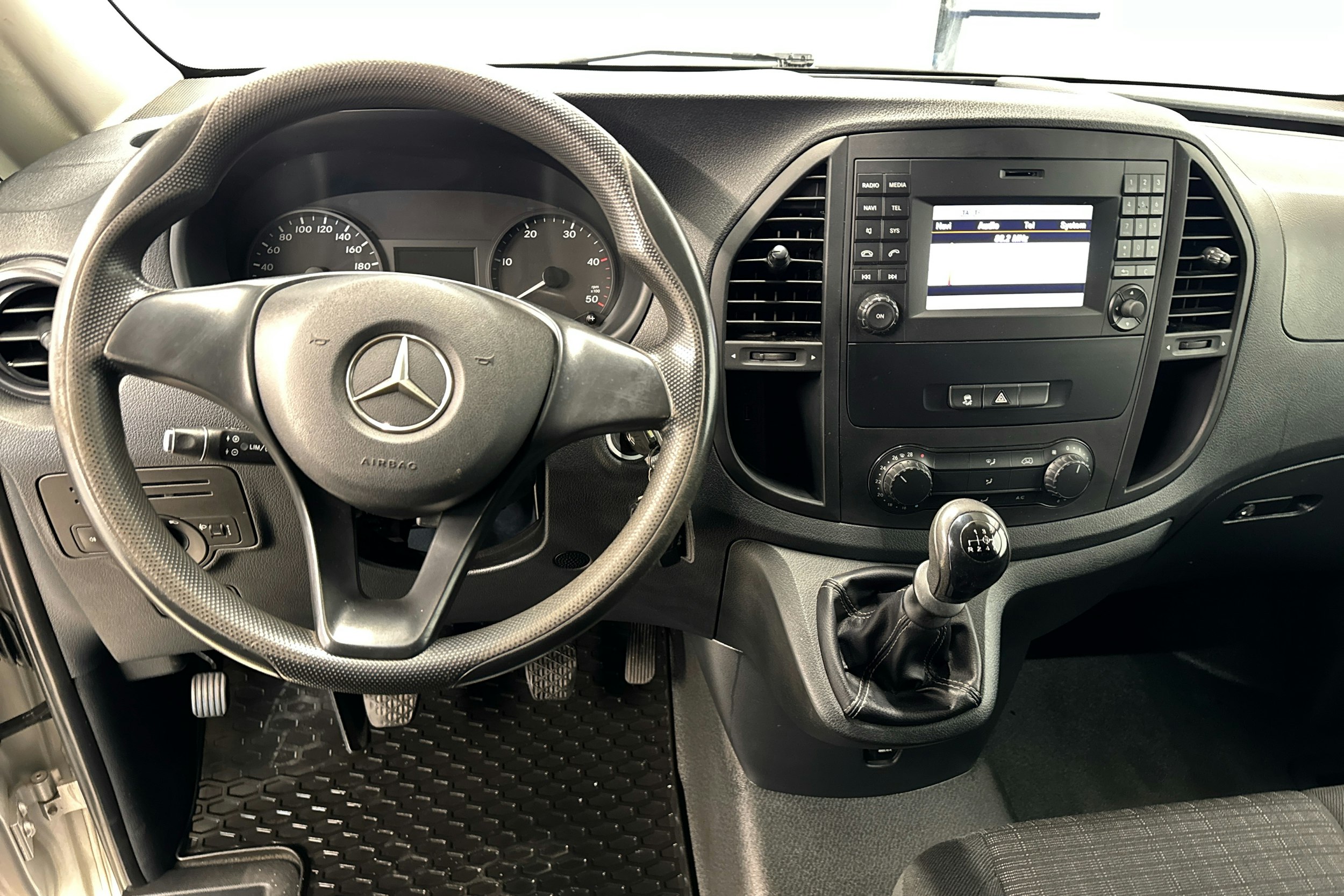 hopea Mercedes-Benz Vito 2015 kuva 7.