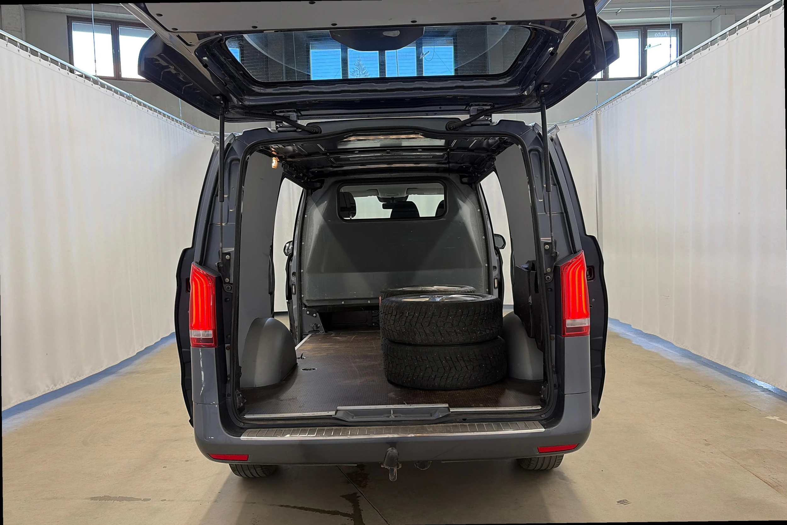 Harmaa Mercedes-Benz VITO 2015 kuva 8.