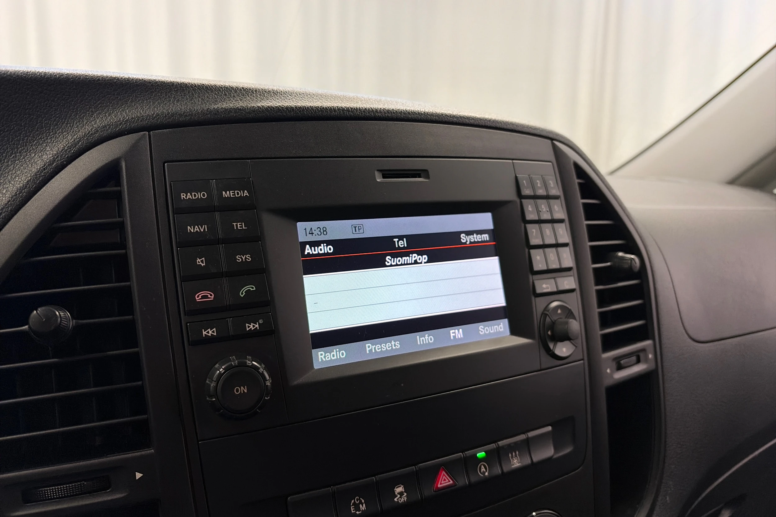 Harmaa Mercedes-Benz VITO 2015 kuva 13.