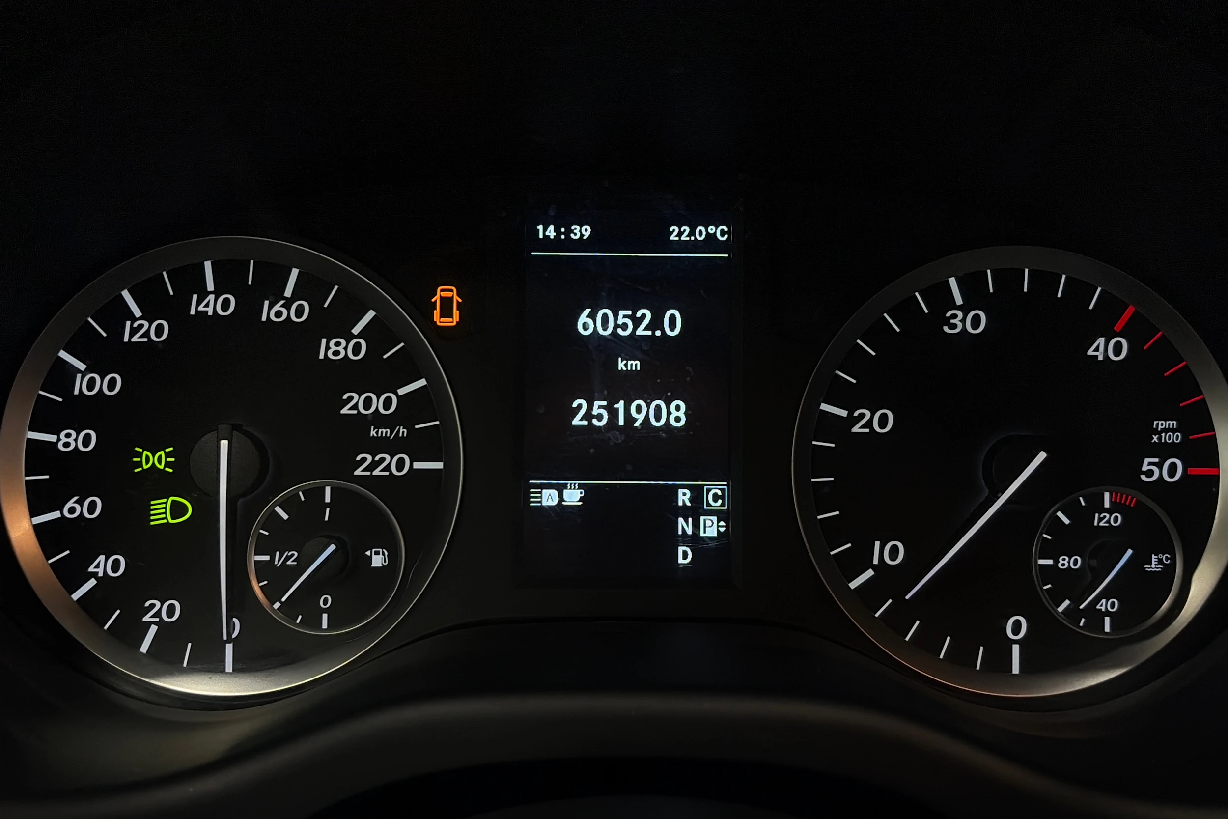 Harmaa Mercedes-Benz VITO 2015 kuva 16.