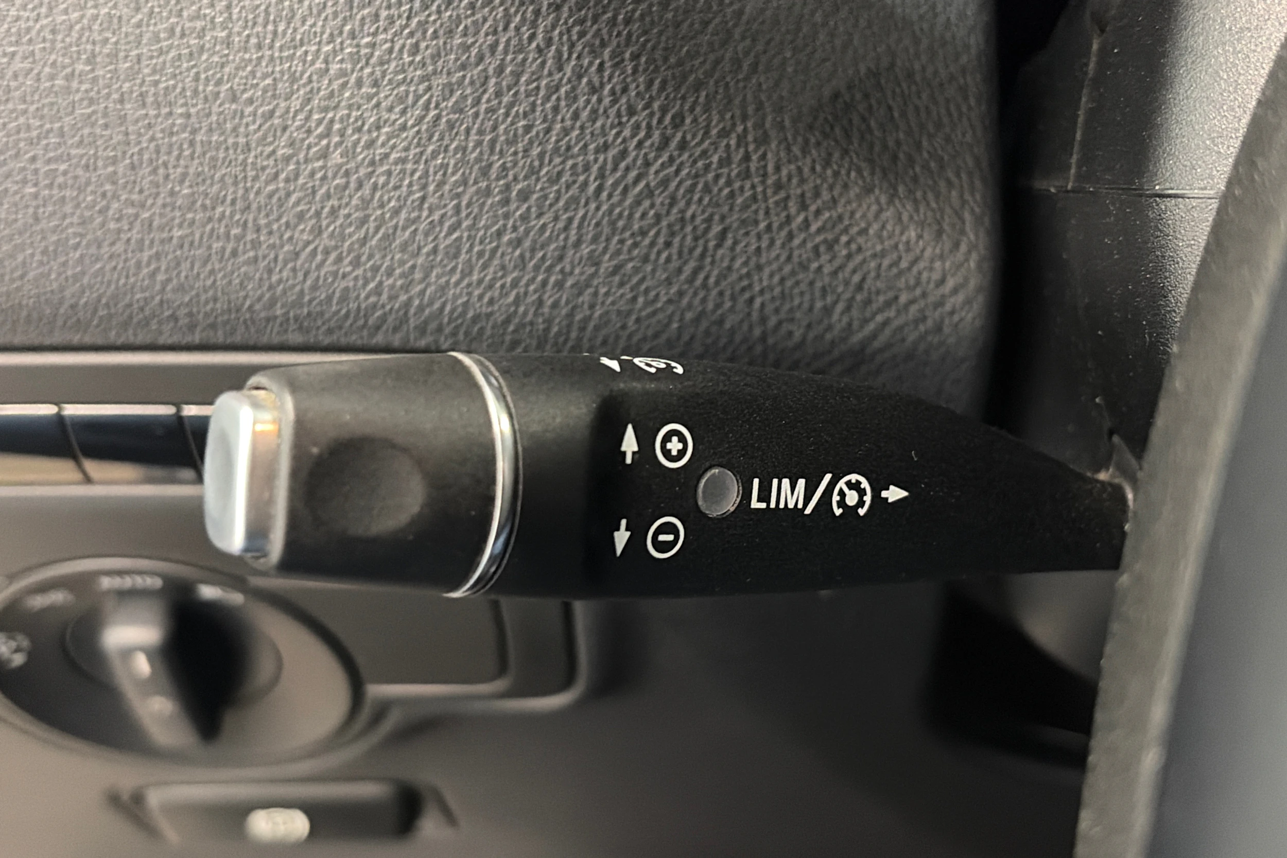 Harmaa Mercedes-Benz VITO 2015 kuva 18.
