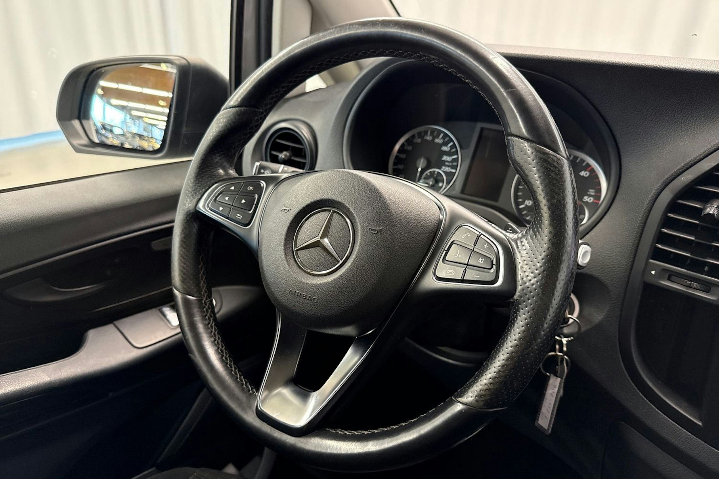 harmaa Mercedes-Benz Vito 2015 kuva 13.