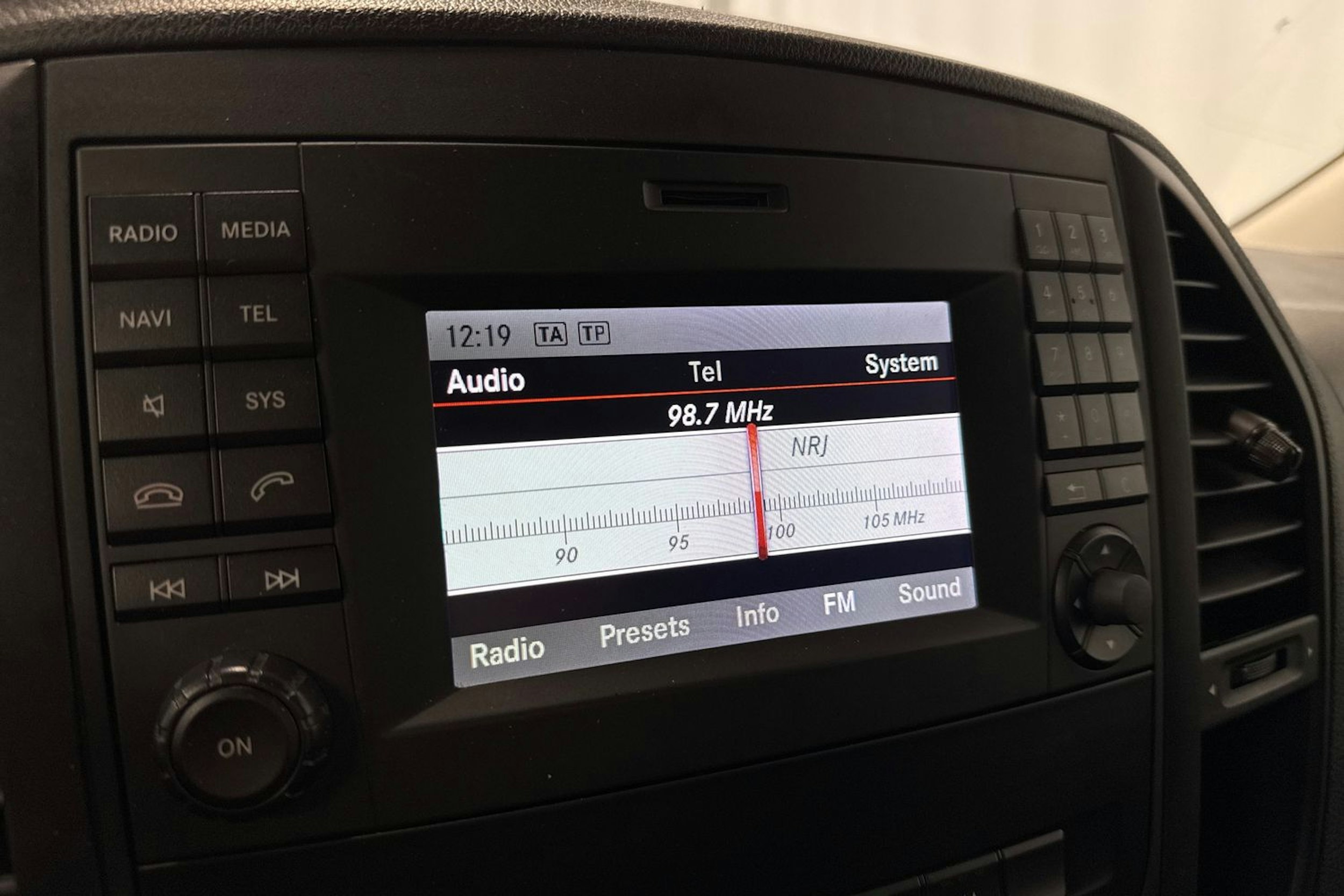 harmaa Mercedes-Benz Vito 2015 kuva 21.