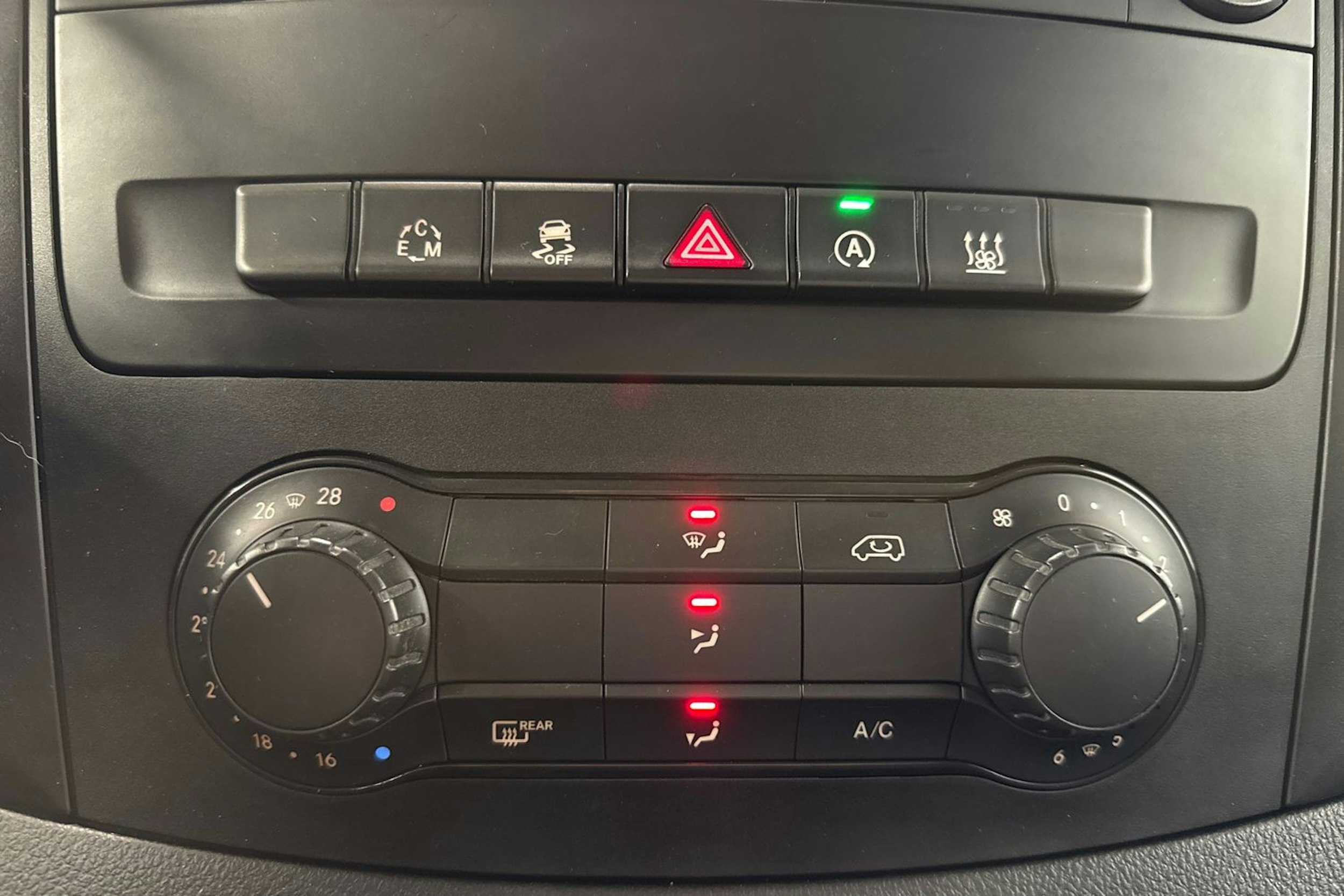 harmaa Mercedes-Benz Vito 2015 kuva 22.
