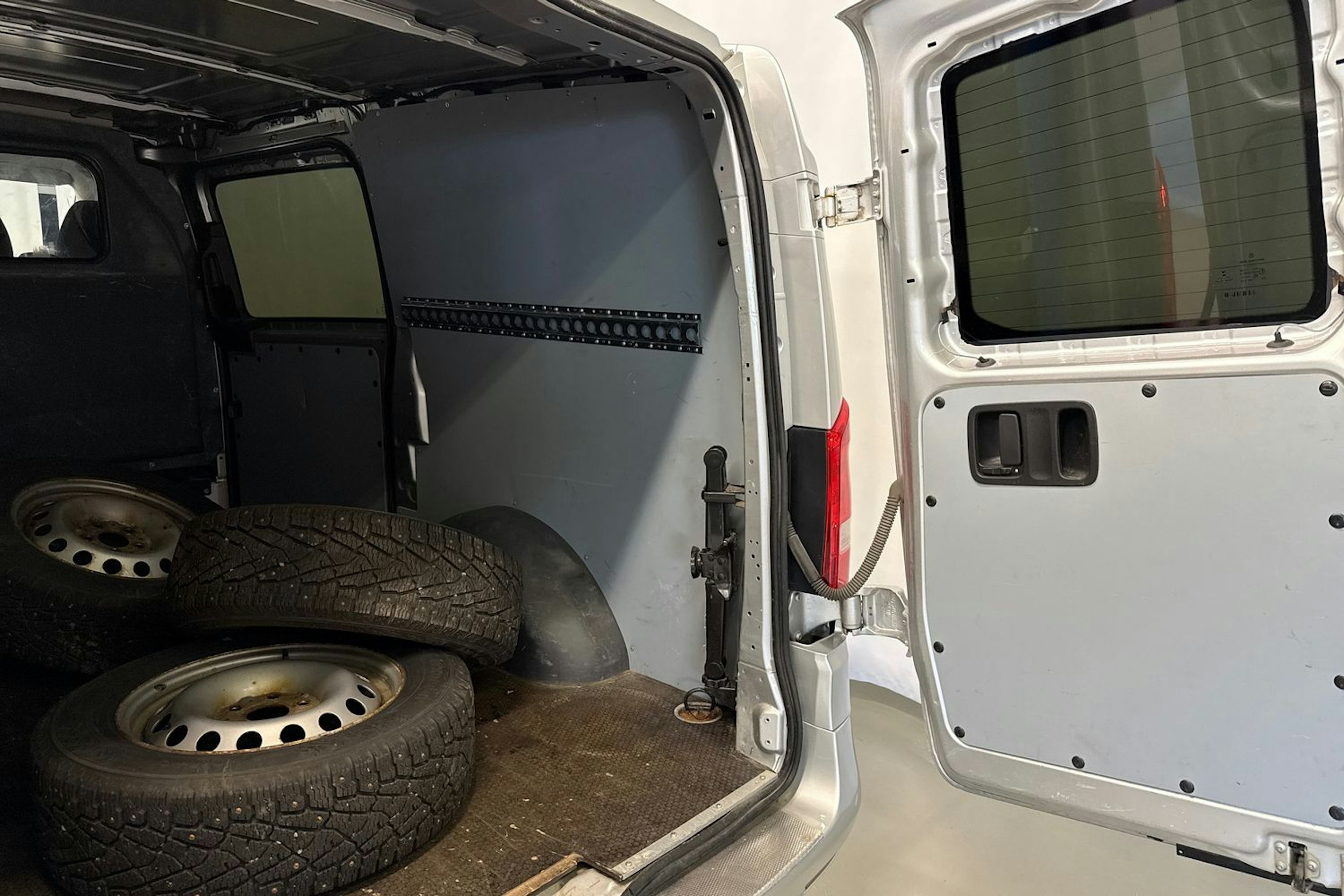 harmaa Mercedes-Benz Vito 2015 kuva 23.