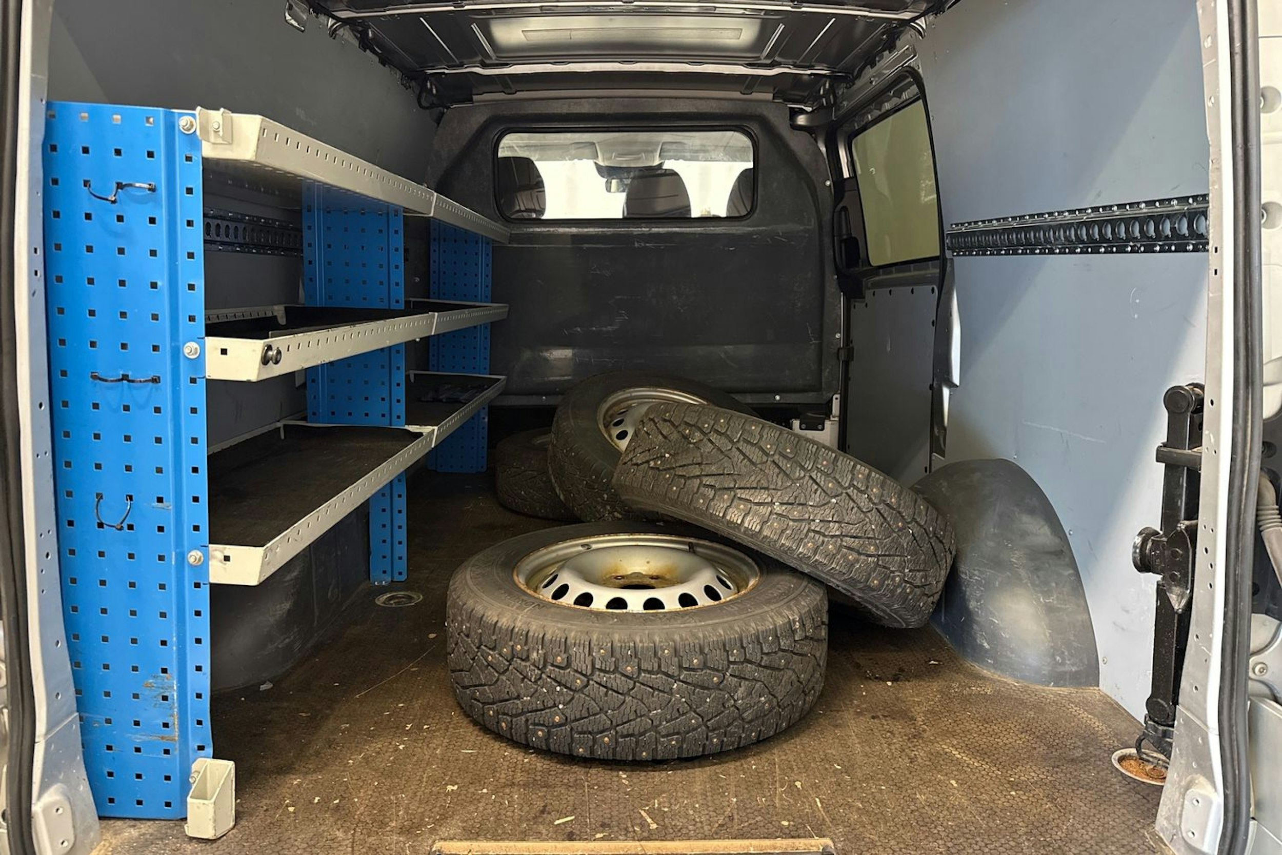 harmaa Mercedes-Benz Vito 2015 kuva 24.