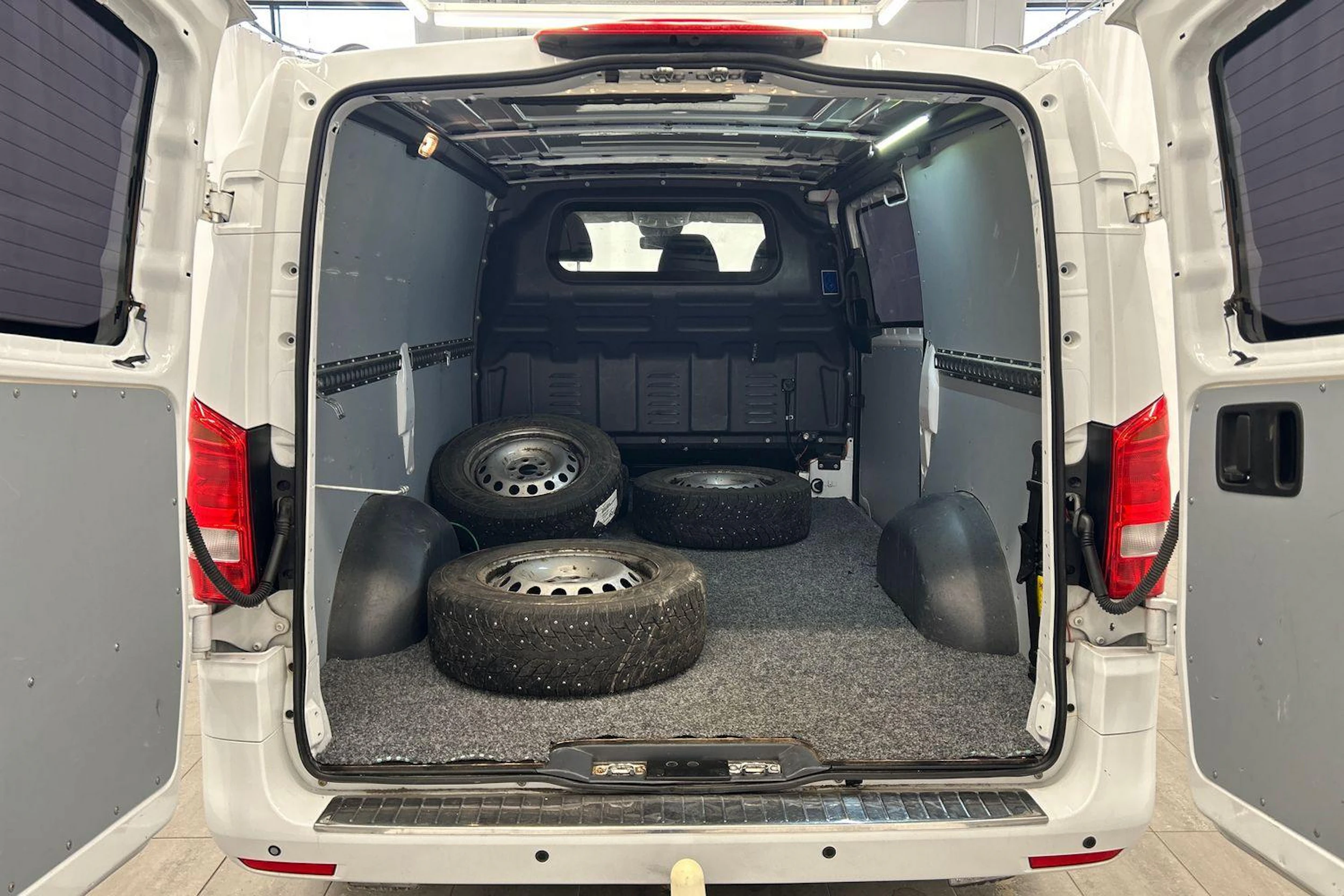 valkoinen Mercedes-Benz Vito 2015 kuva 8.