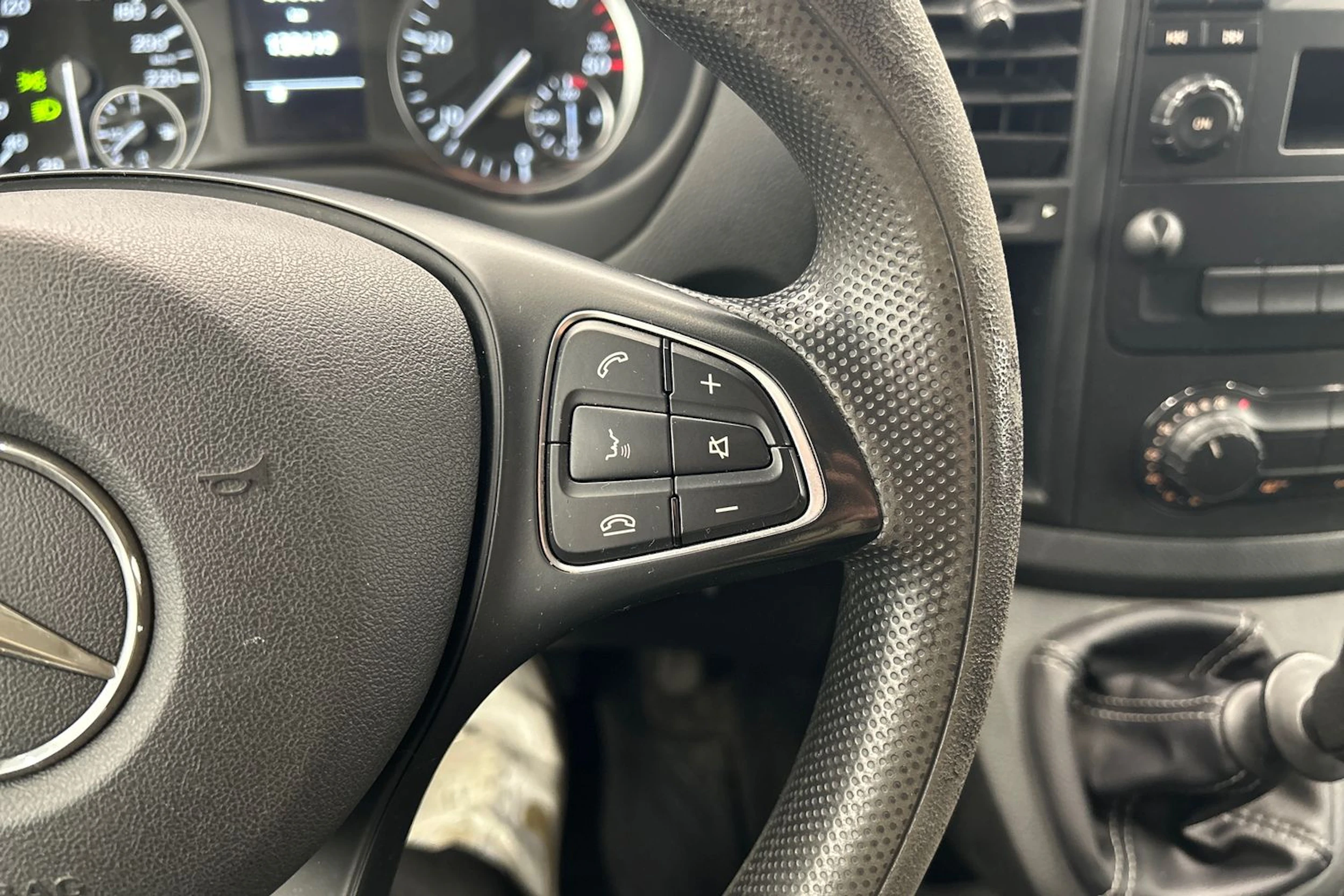 valkoinen Mercedes-Benz Vito 2015 kuva 12.