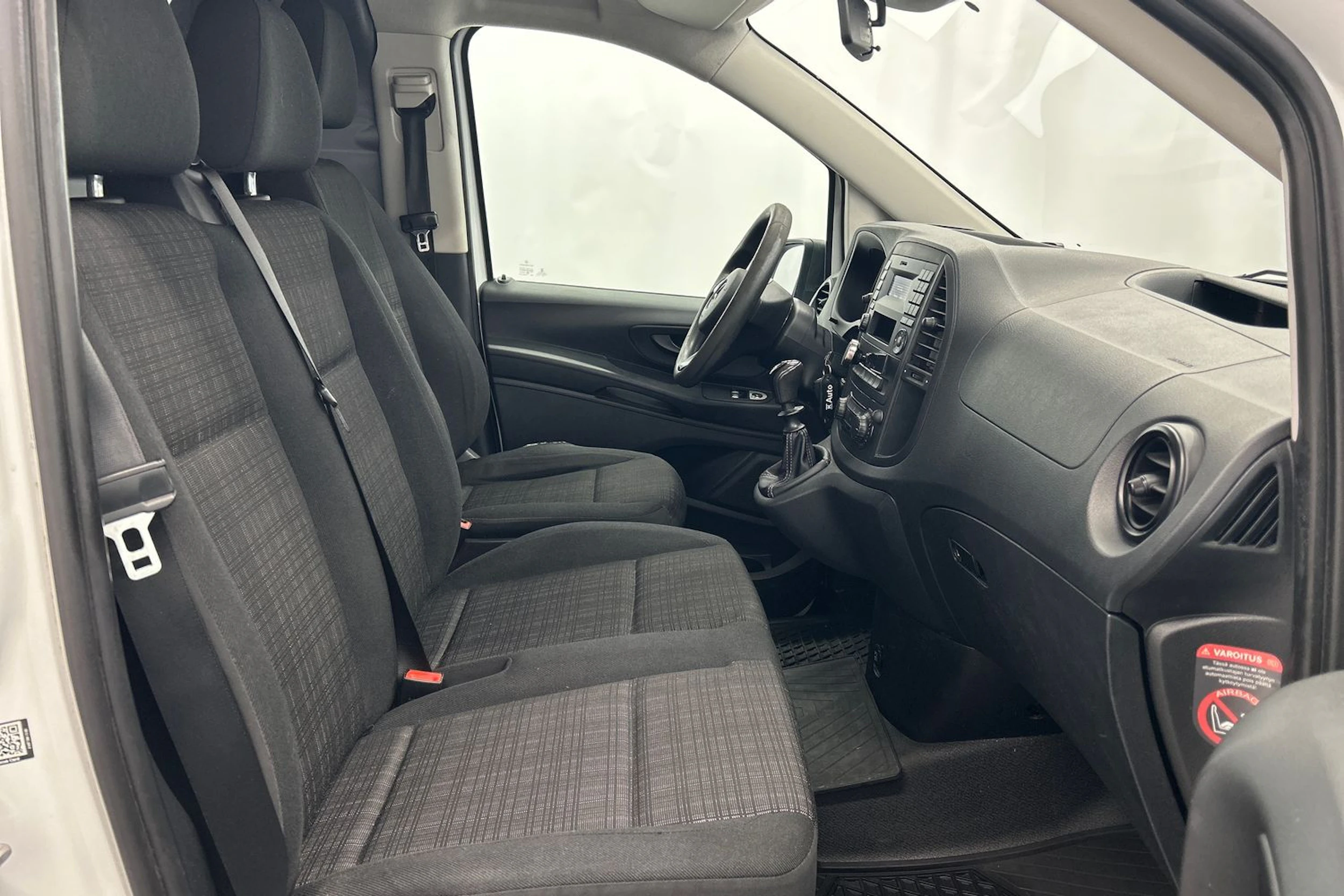 valkoinen Mercedes-Benz Vito 2015 kuva 17.