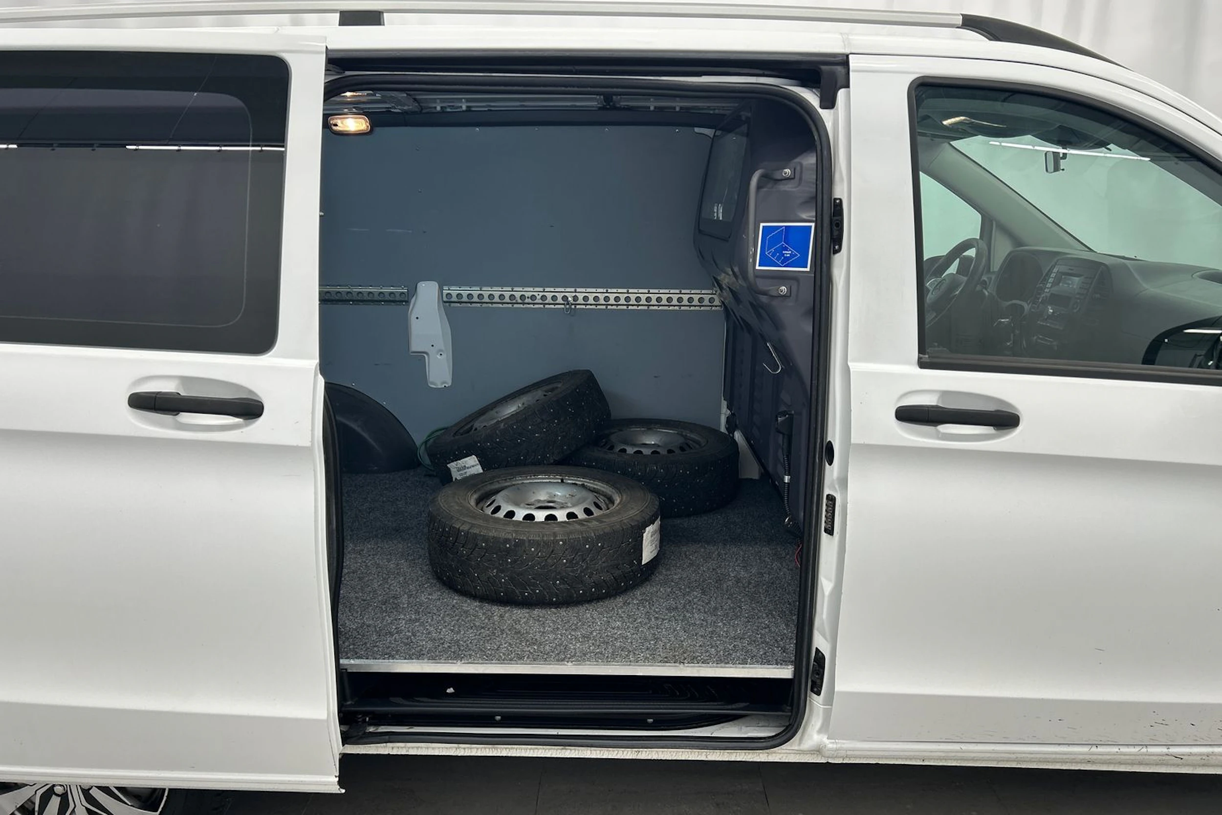 valkoinen Mercedes-Benz Vito 2015 kuva 18.